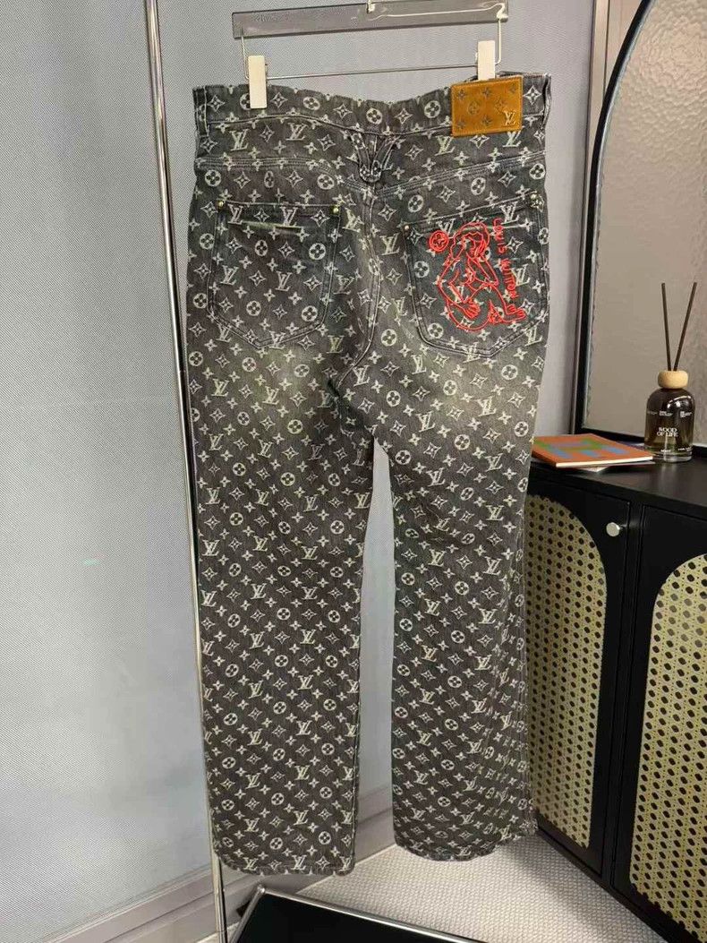 Louis Vuitton Louis Vuitton Full print presbyopia full logo red letter em Size US 33 - 2 Thumbnail