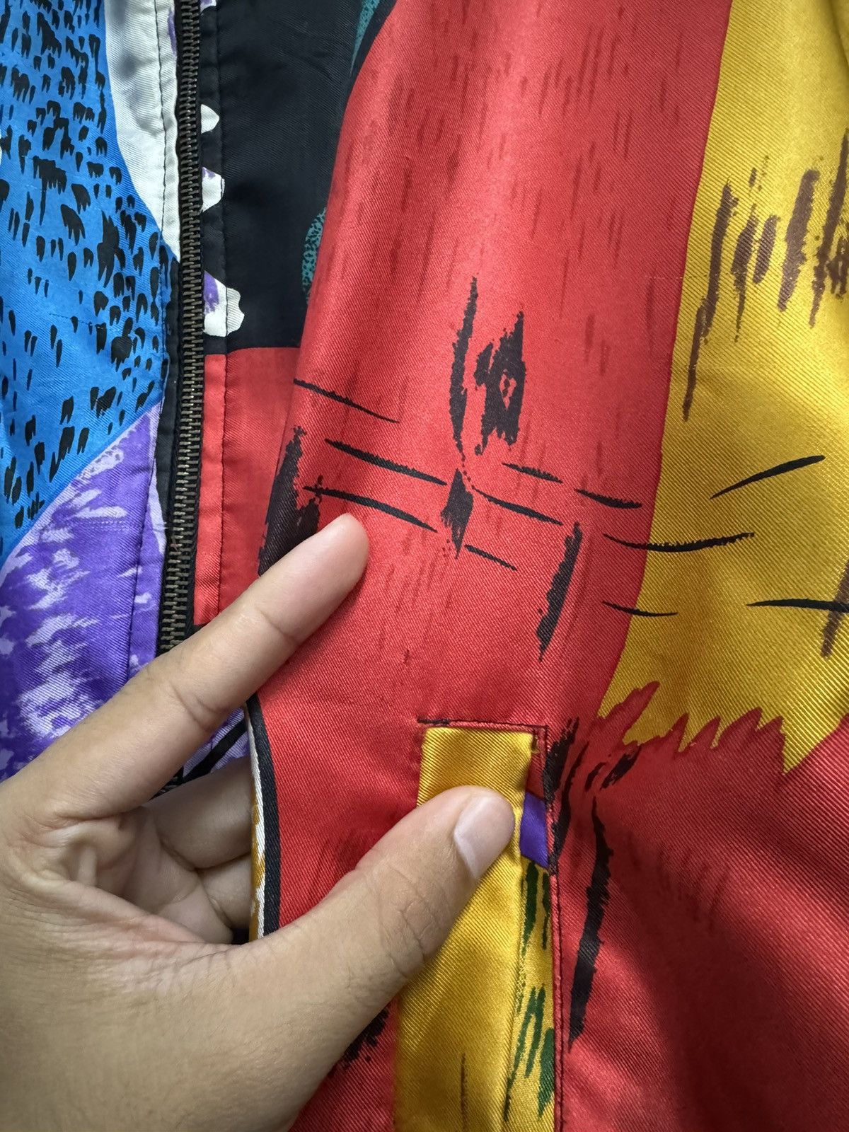 Vintage Vintage 90’s Picasso Reversible Silk Artwork Bomber Jacket Size US L / EU 52-54 / 3 - 5 Thumbnail