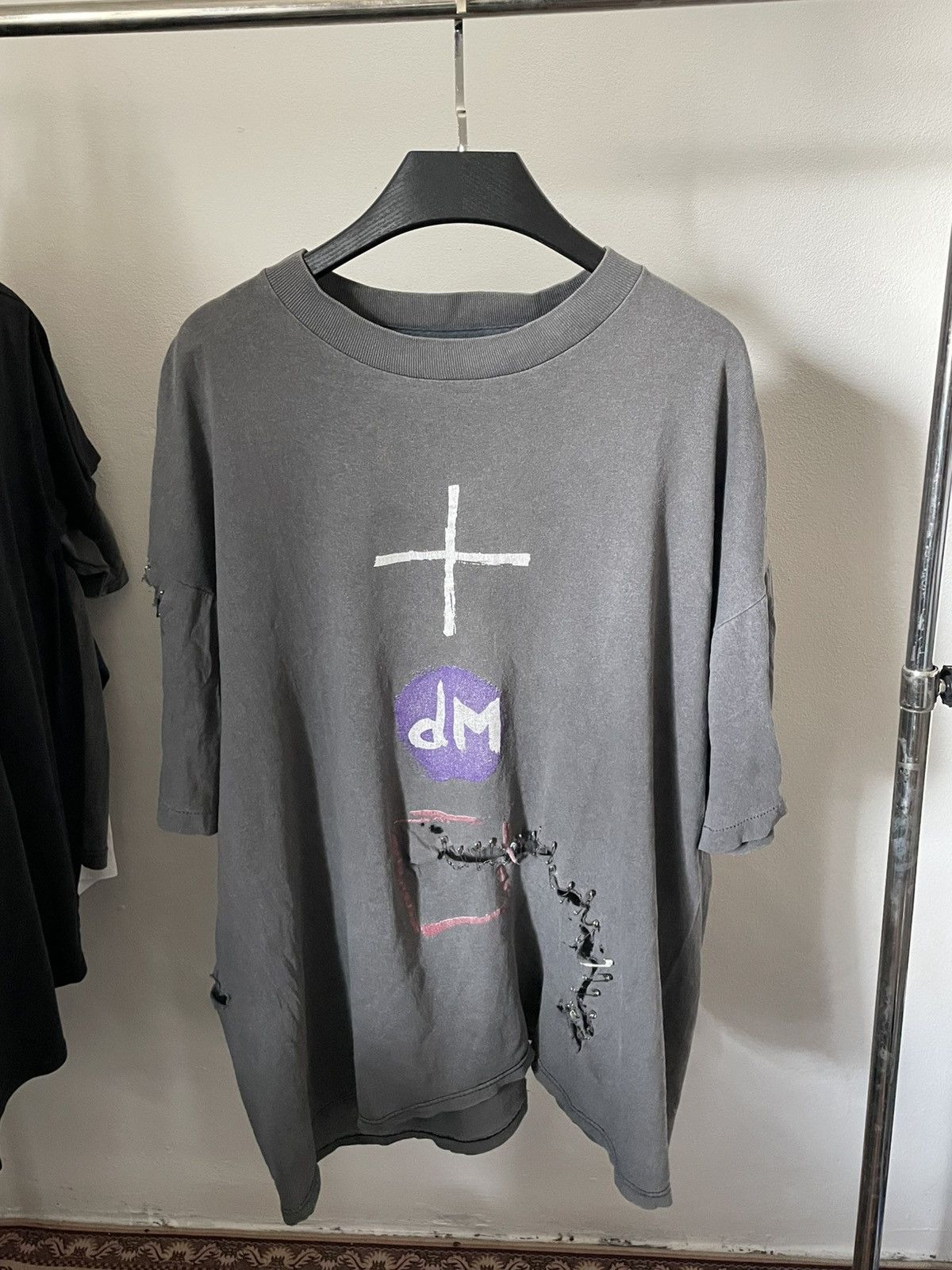 Vintage Vintage 90s Depeche Mode Devotional Tour Faded T-Shirt Size US XL / EU 56 / 4 - 1 Thumbnail
