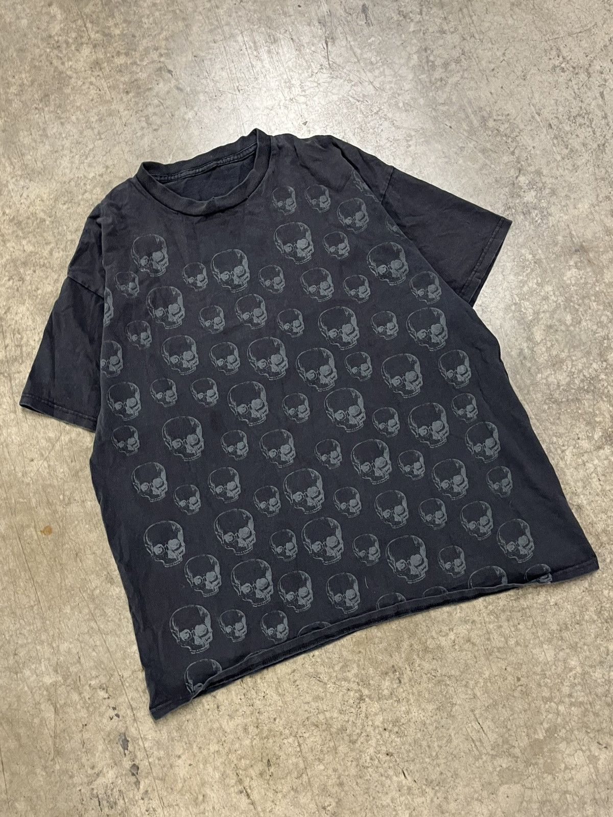 Tapout × Vintage Y2k grunge skulls AOP shirt hype rare affliction style Size US XL / EU 56 / 4 - 3 Thumbnail