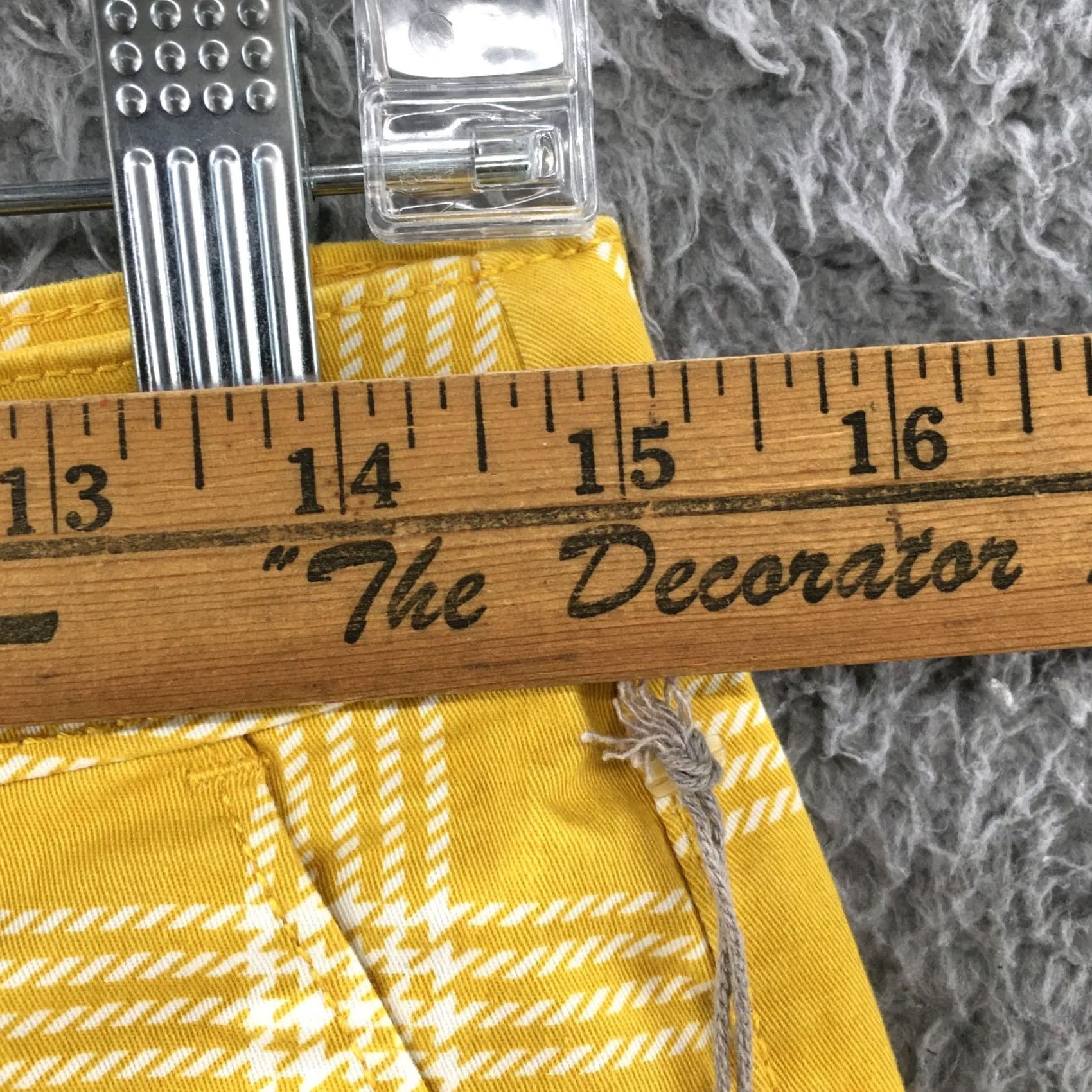 Vintage A New Day Shorts Womens 4 Yellow Chino Actual 30x3 Mid Rise Plaid Zip Fly Size 27" / US 4 / IT 40 - 7 Thumbnail