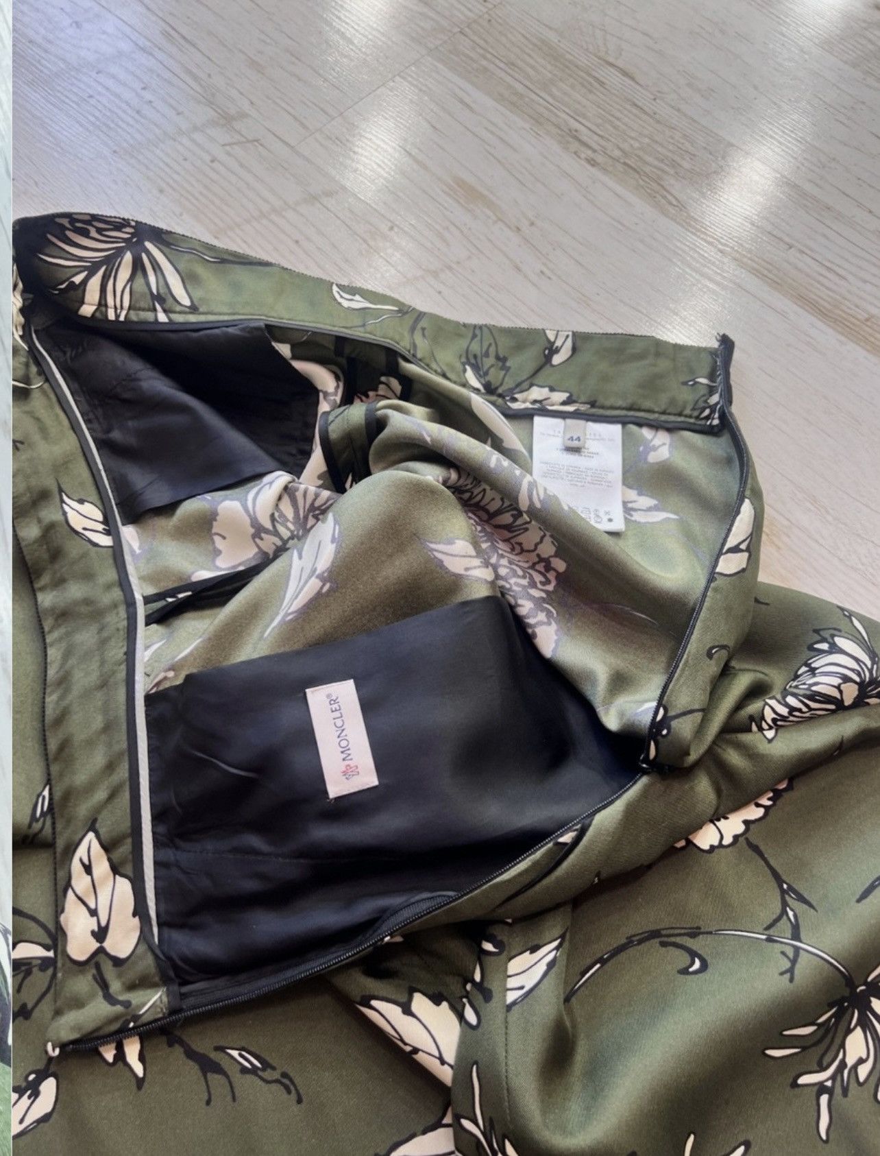 Moncler Moncler Silk Cropped Wide-Leg Pants – Floral Print – IT44 Size 30" / US 8 / IT 44 - 13 Thumbnail