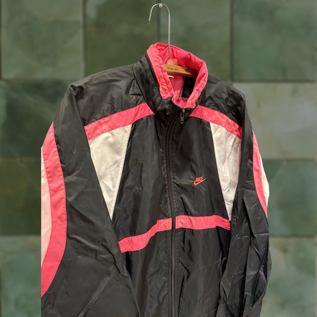 Nike VINTAGE 90s Nike Air Black Windbreaker Jacket Women L Size L / US 10 / IT 46 - 1 Thumbnail