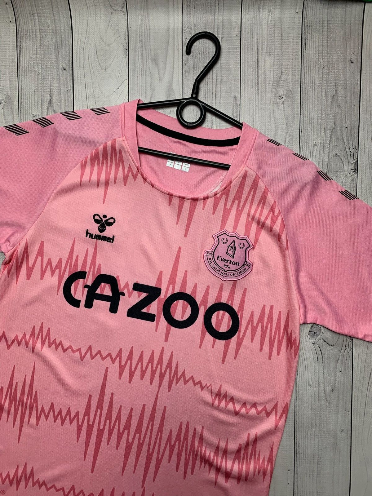 Vintage Vintage Everton 19 James soccer jersey pink rare size M Size US M / EU 48-50 / 2 - 3 Thumbnail