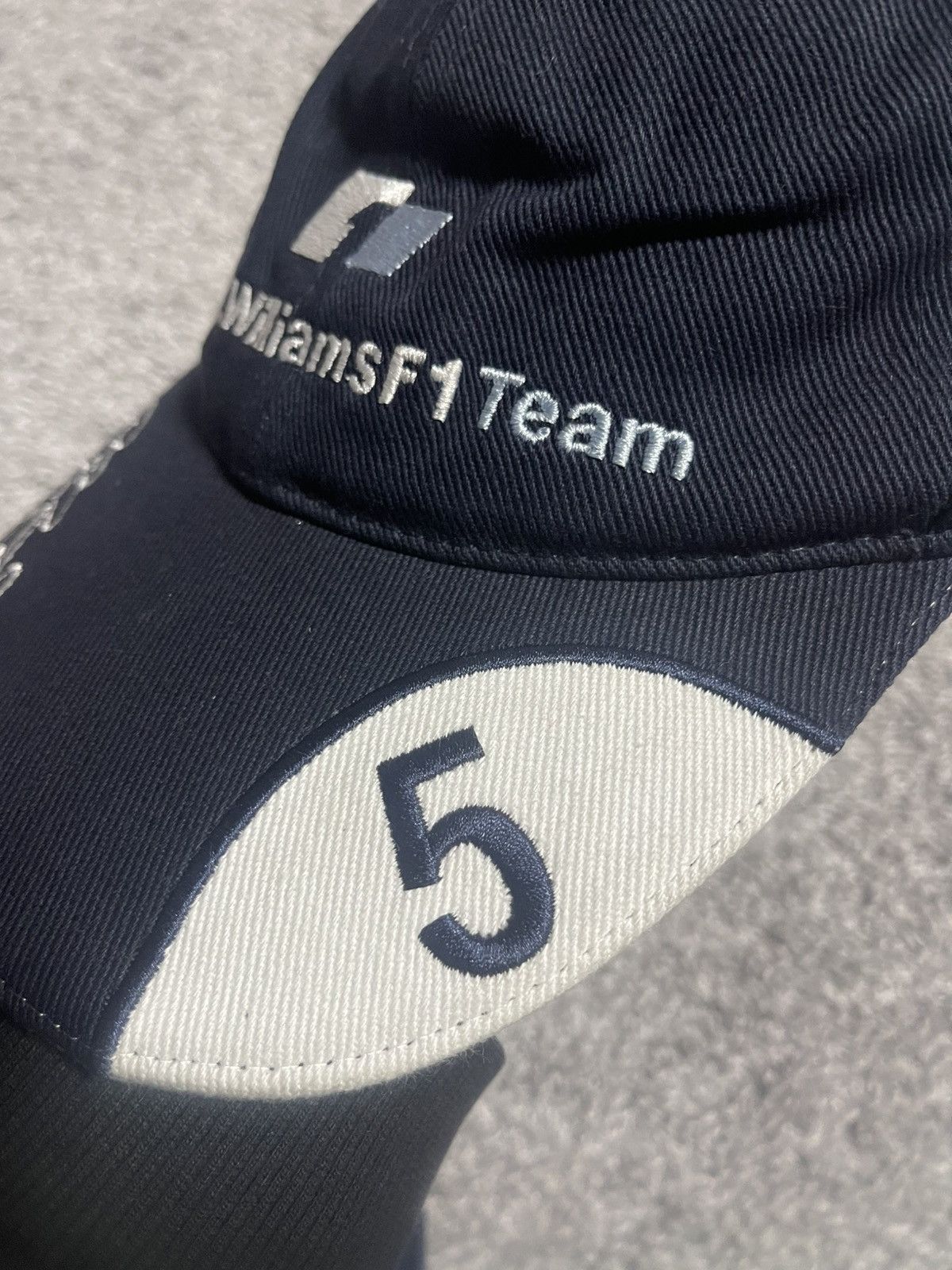 BMW × Formula 1 BMW WILLIAMS F1 CAP VINTAGE CAP FORMULA 1 HAT 2002 NEW Size ONE SIZE - 8 Thumbnail
