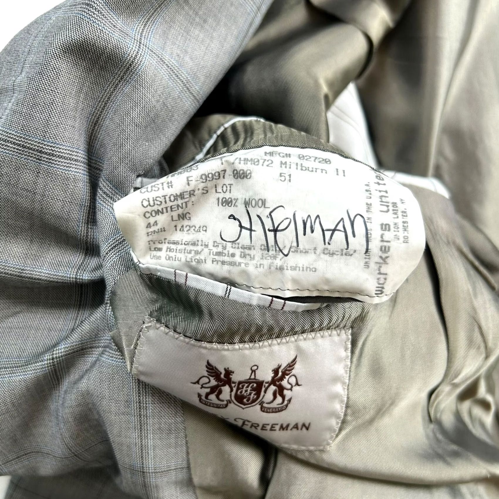Vintage Hickey Freeman Blazer Men 44 Long Gray Windowpane 2-Button Closure 4-Button Cuff 100% Wool Made in USA Milburn II Mens Size 44R - 4 Thumbnail