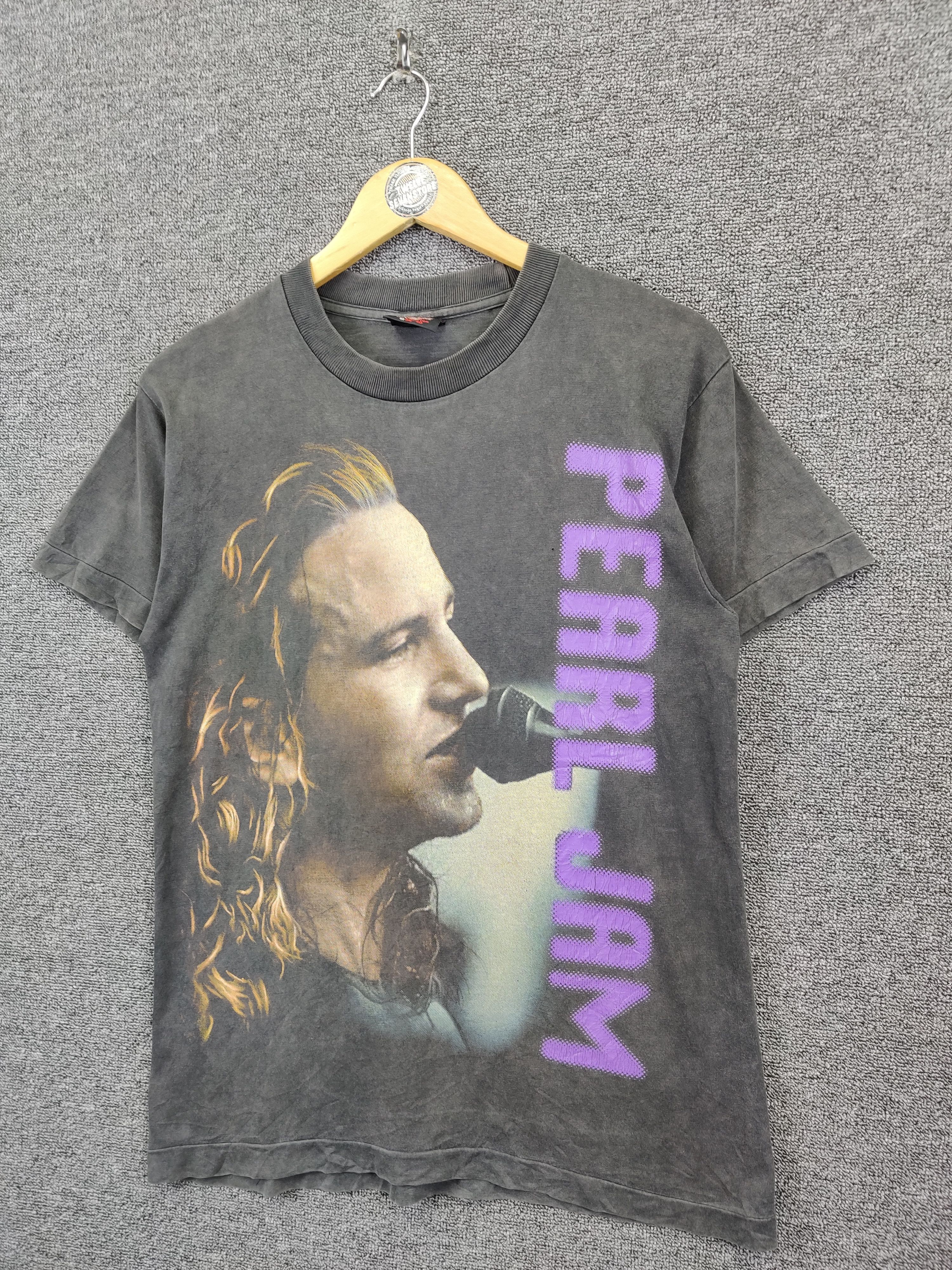 Band Tees Vintage Pearl Jam Band Tee Tshirt Size US M / EU 48-50 / 2 - 2 Thumbnail