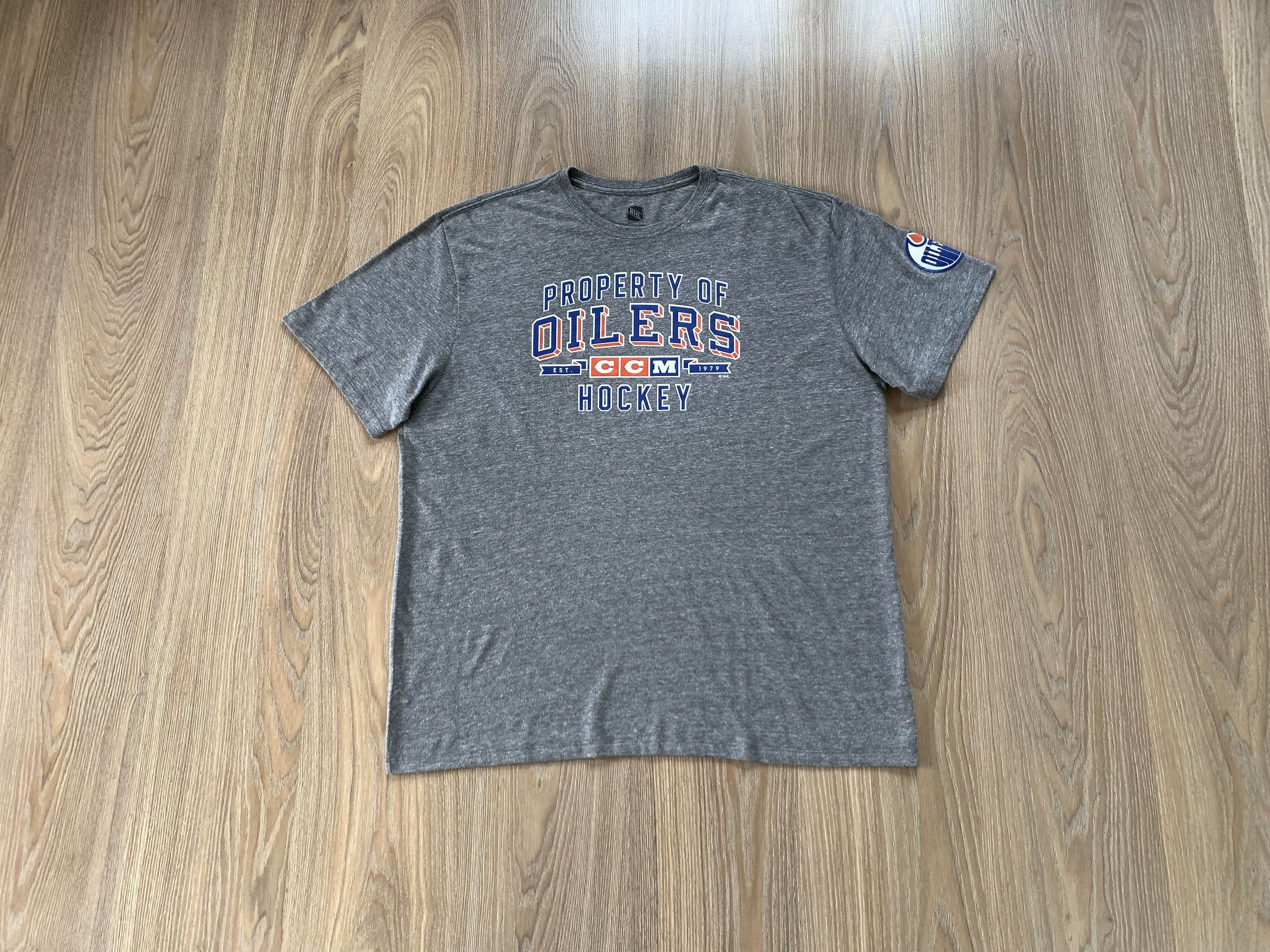 Ccm × NHL × Vintage Vintage CCM NHL Edmonton Oilers Grey T-Shirt Size US XXL / EU 58 / 5 - 1 Thumbnail