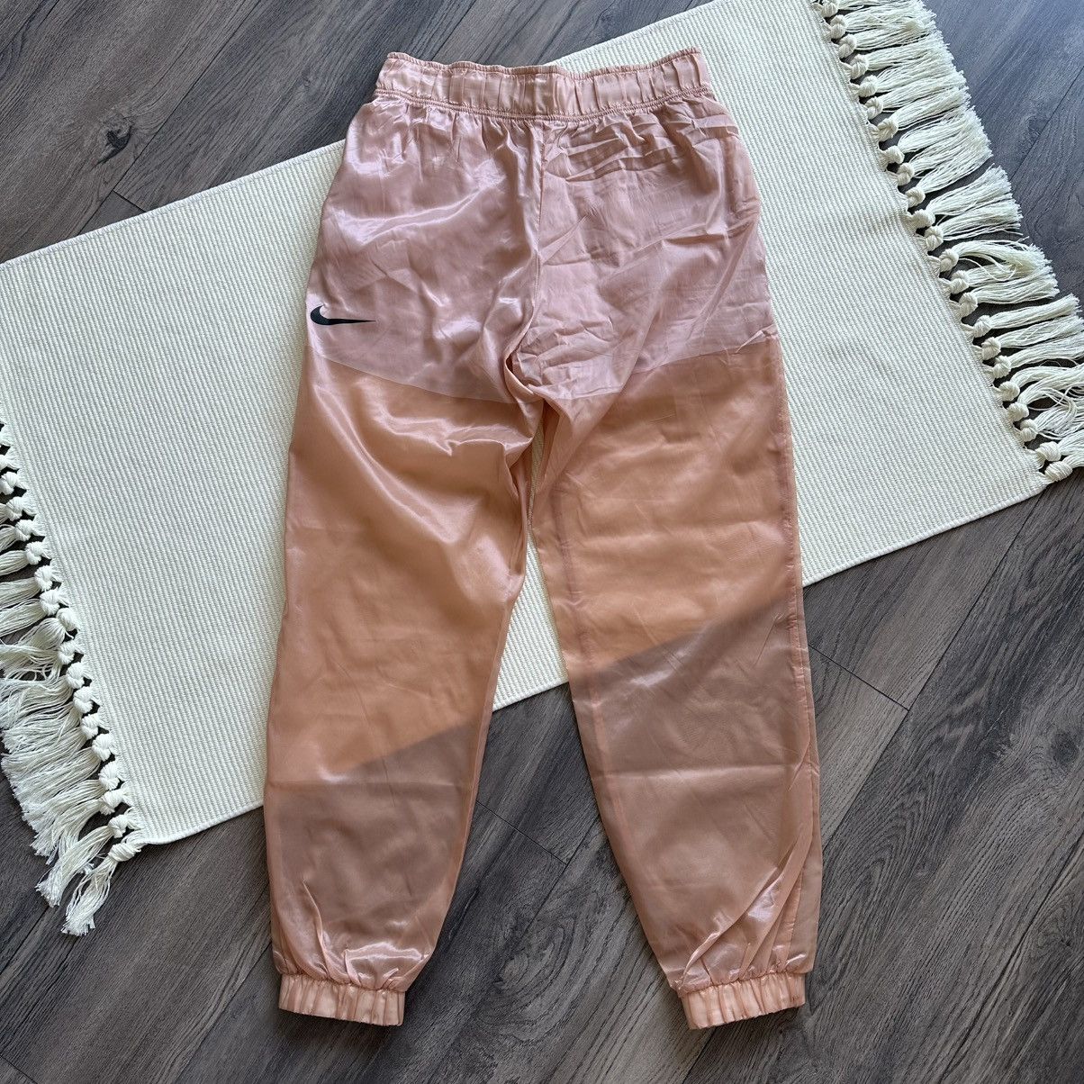 Nike Nike Rose Gold Clay Tech Pack Sheer Woven Track Pants Size 27" / US 4 / IT 40 - 7 Thumbnail