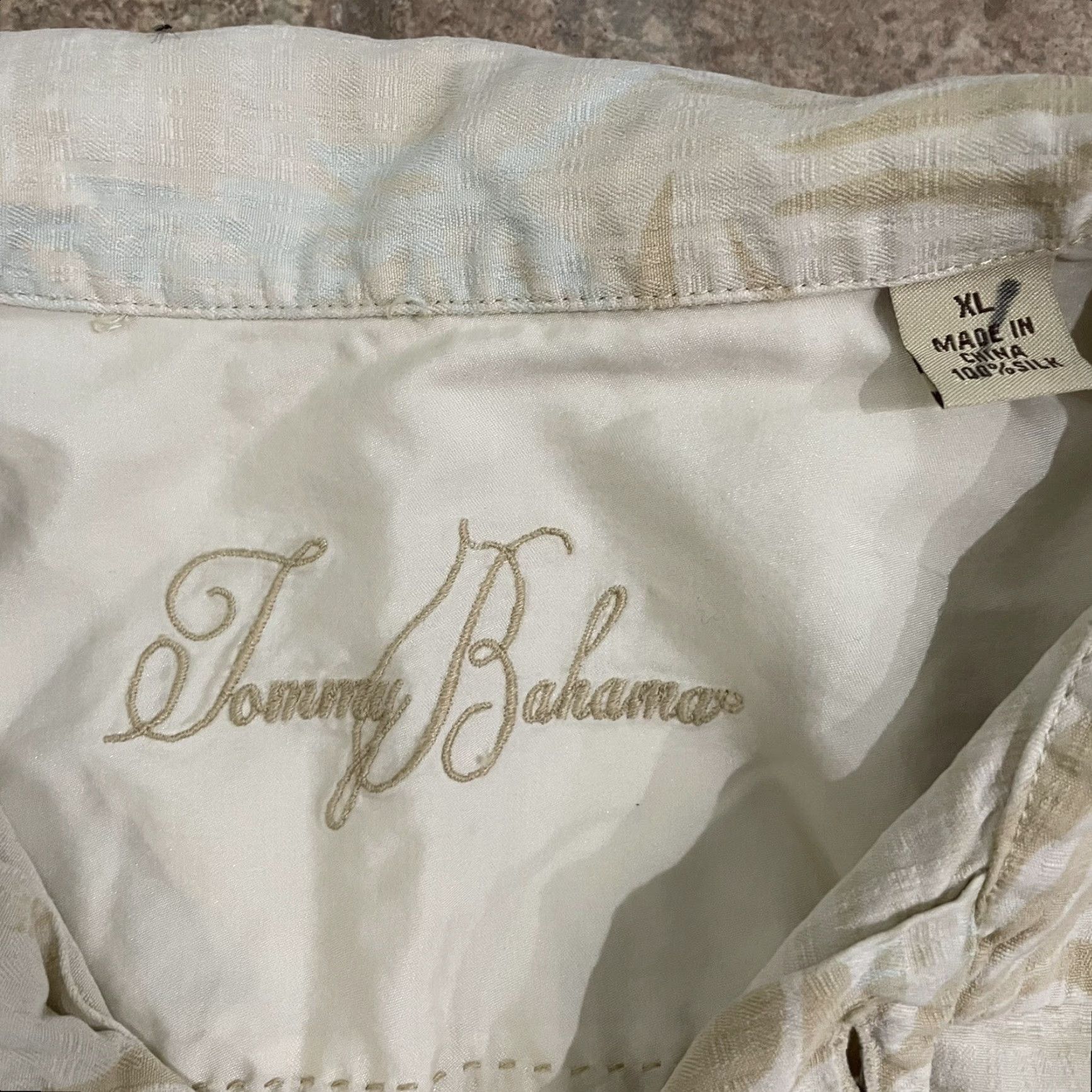 Tommy Bahama Tommy Bahama Button-Down Shirt Mens XL Beige Silk Short Sleeve 100% 100% Silk Button-Up Beige XL Mens Size US XL / EU 56 / 4 - 4 Thumbnail