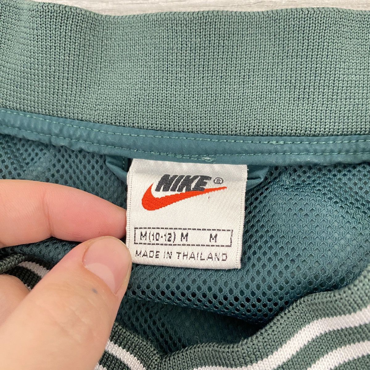 Nike × Vintage Nike Vintage Nylon Sweatshirt 90’s Size S / US 4 / IT 40 - 7 Thumbnail