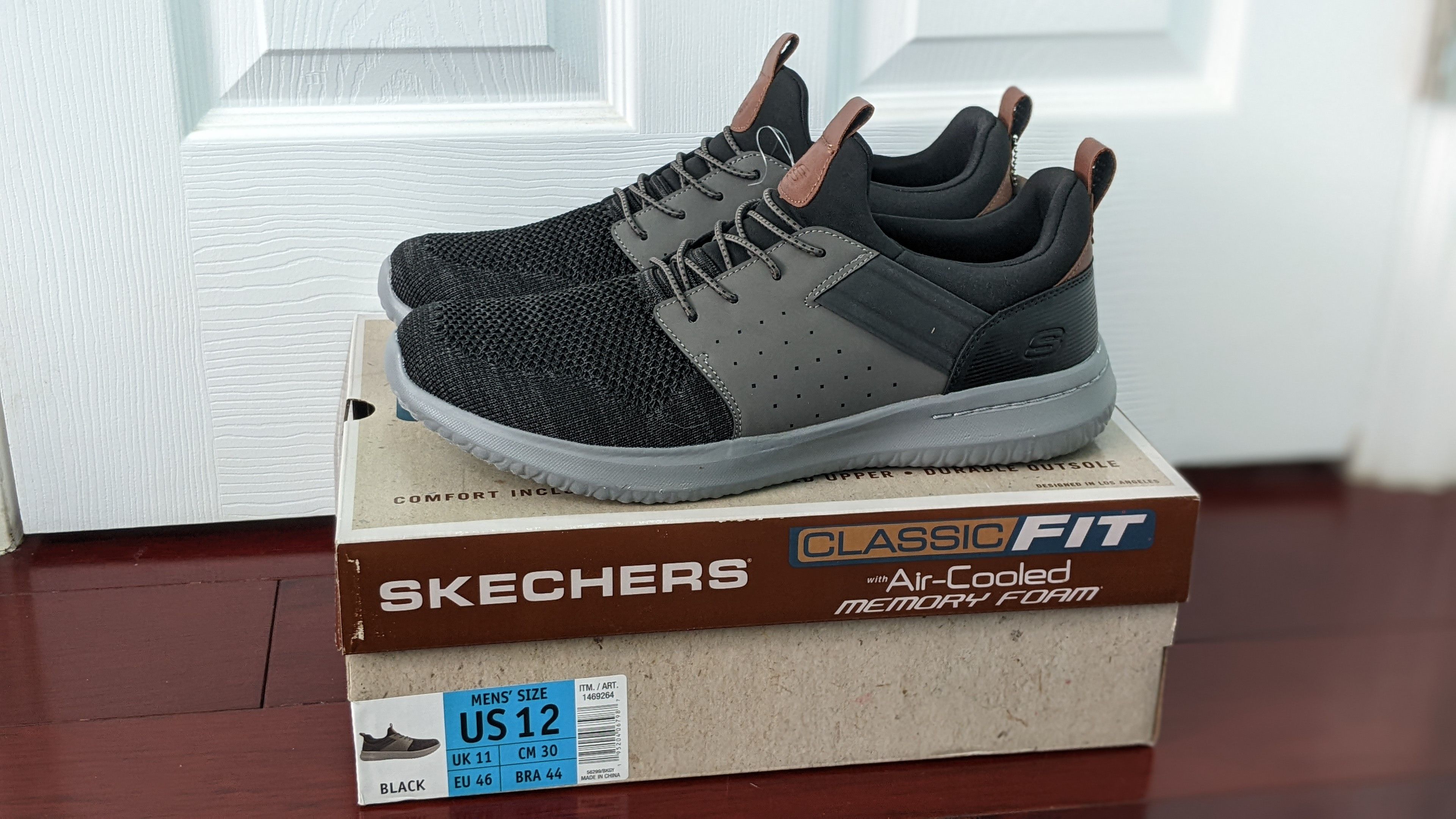 skechers camden