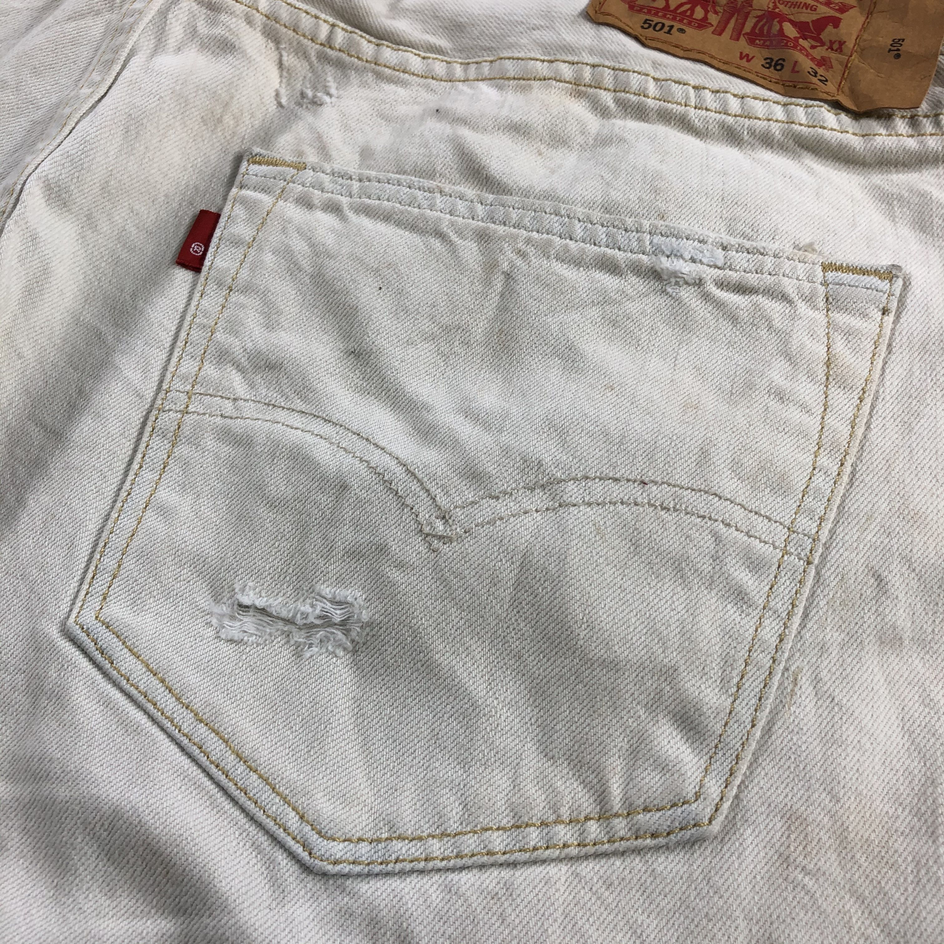 Levi's Vintage Levis 501 Jeans-J2247 Size US 37 - 9 Thumbnail