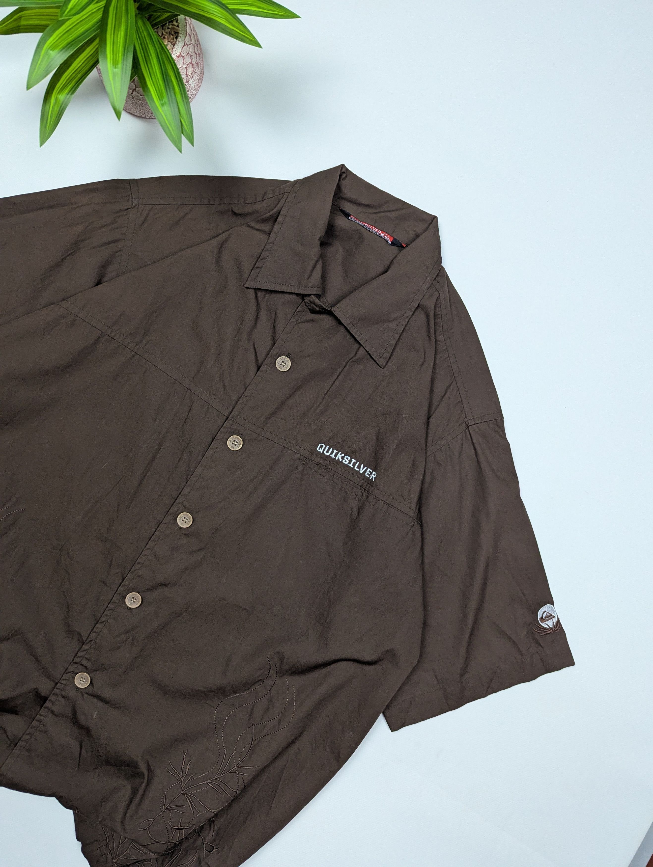 Quiksilver Y2K Quiksilver Brown Embroidered Shirt L Vintage Surf Skater Size US L / EU 52-54 / 3 - 4 Thumbnail