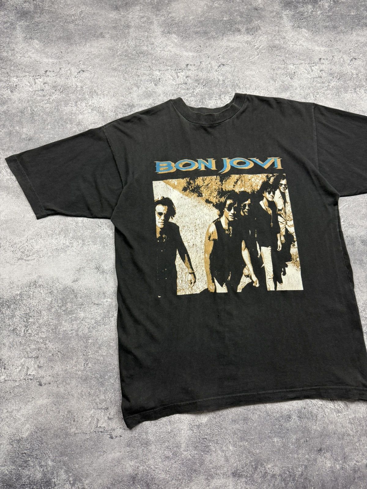 Bon Jovi Vintage 90s Bon Jovi Keep The Faith T-Shirt Faded Band Tee Size US L / EU 52-54 / 3 - 6 Thumbnail
