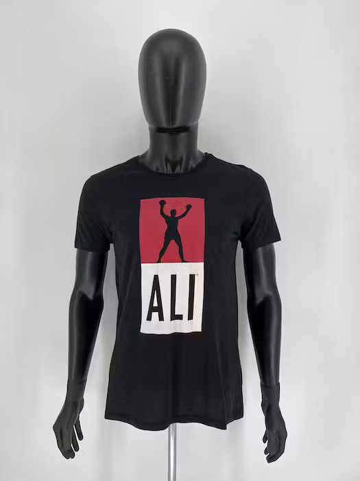 Vintage Y2K The Greatest Muhammad Ali American Boxer Faded Tshirts Size US S / EU 44-46 / 1 - 2 Thumbnail