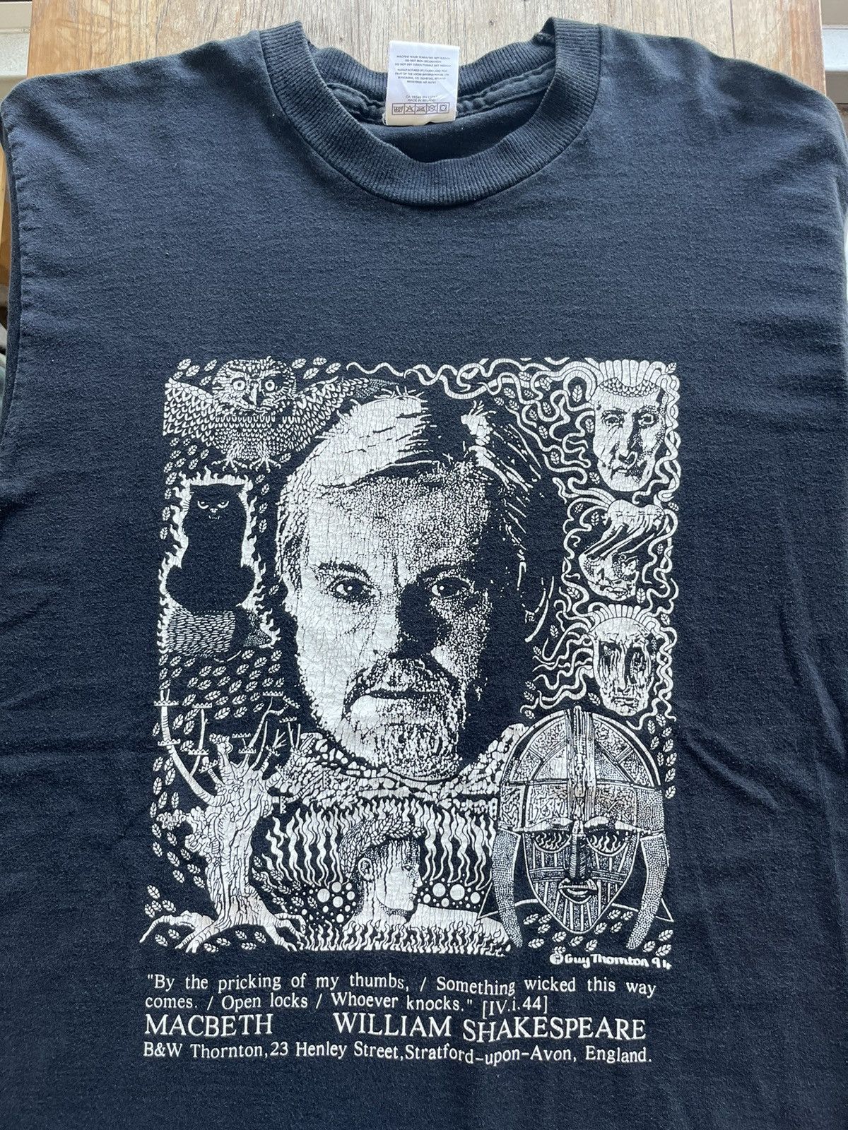 Macbeth × Vintage Vintage MACBETH WILLIAM SHAKESPEARE 90’s Artwork Tshirt Size US M / EU 48-50 / 2 - 3 Thumbnail