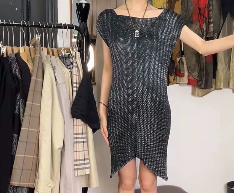 Issey Miyake Issey Miyake Mainline Pleated Dress - dmc Size US 30 / EU 46 - 1 Thumbnail