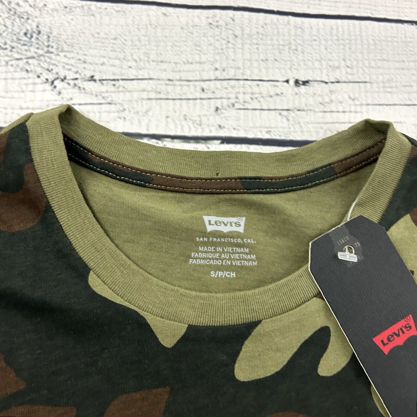 Levi's Levi's Short Sleeve T-Shirt Camouflage Colorful Multicolor Mens S Green Yellow Size US S / EU 44-46 / 1 - 2 Thumbnail