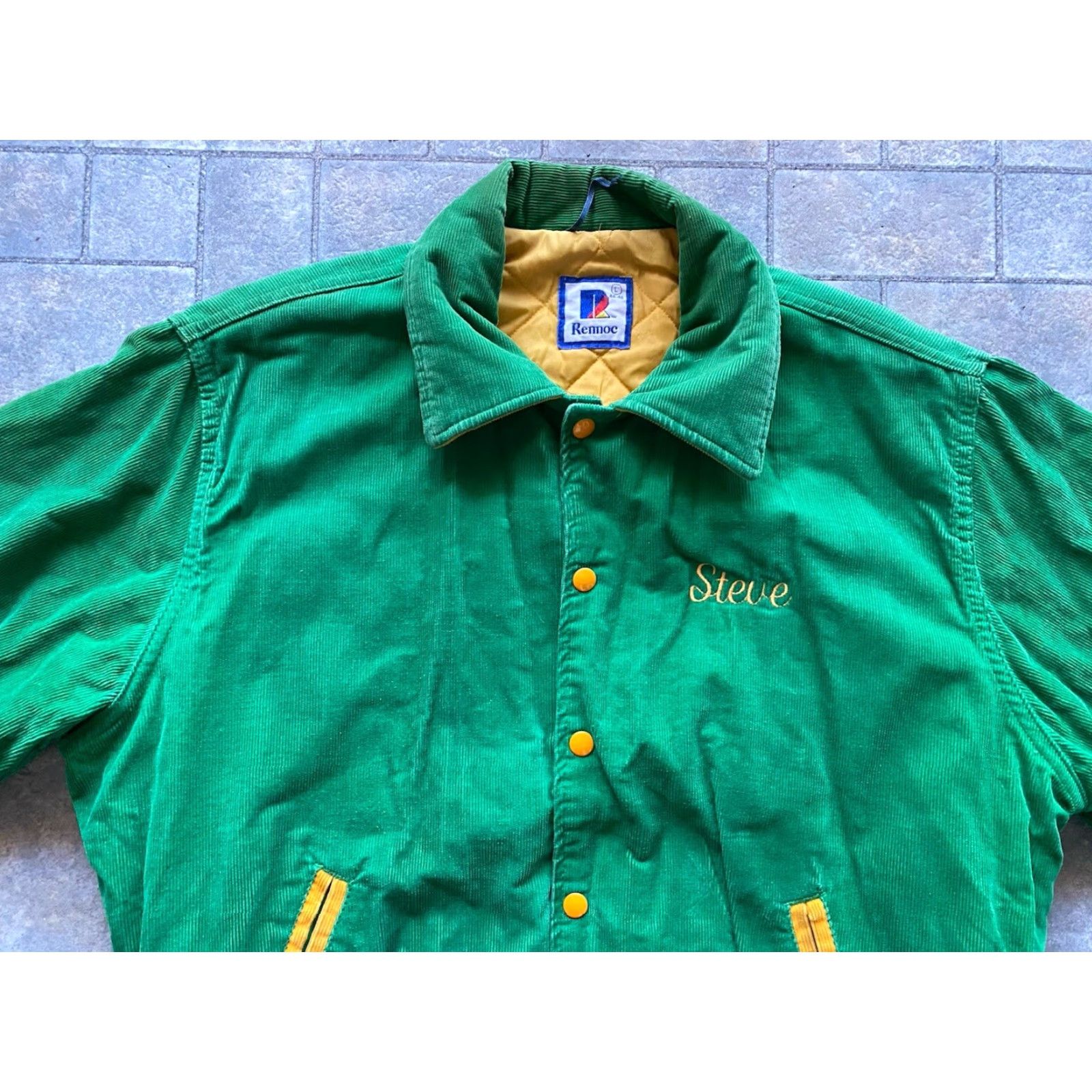 Vintage VINTAGE Rennoc Corduroy Jacket Coat Green Men’s Large L Regular Embroidered Coat Vintage Rennoc Green Corduroy Embroidered Men’s Large LV? Size US L / EU 52-54 / 3 - 7 Thumbnail