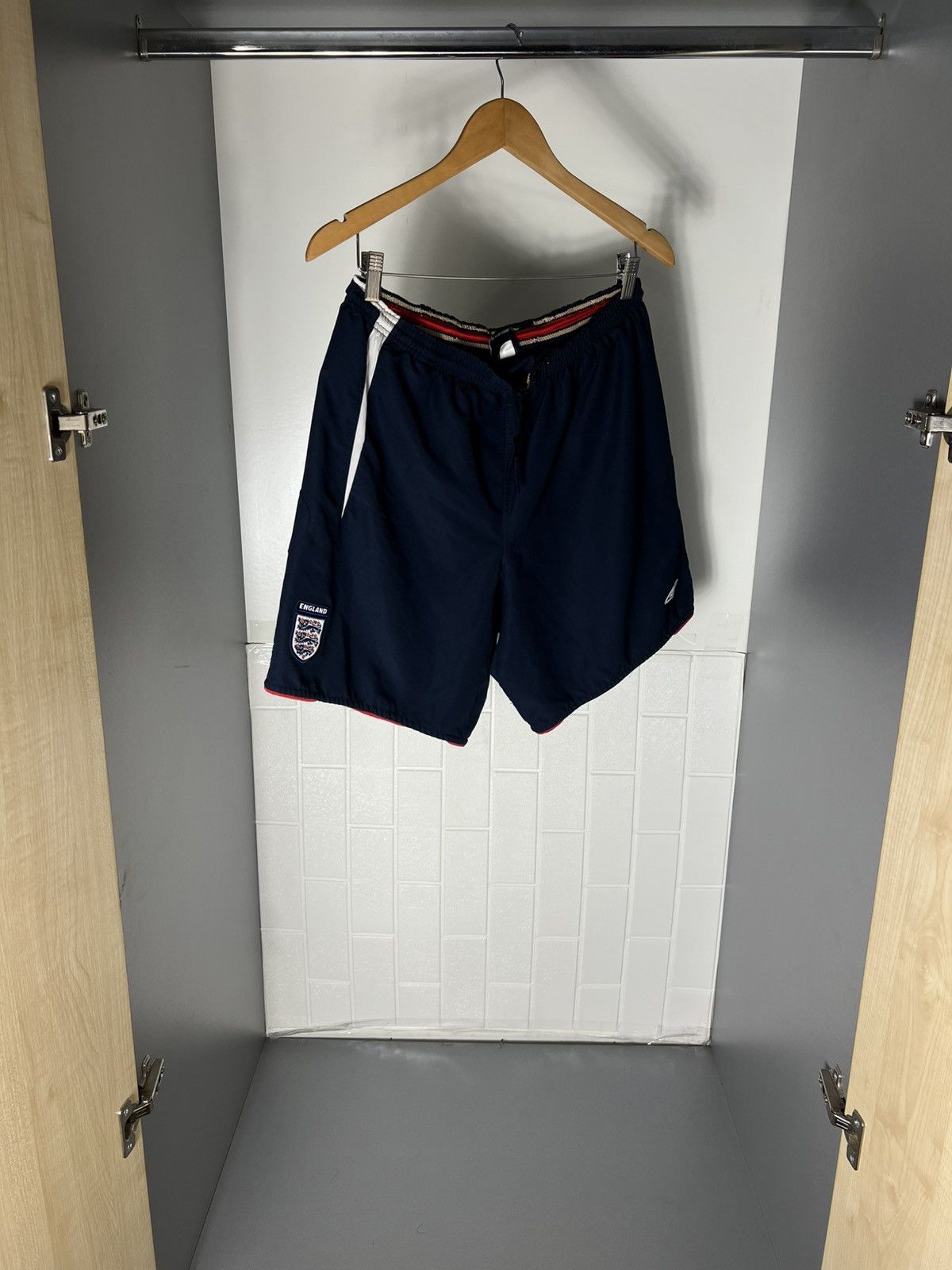 Umbro VINTAGE UMBRO ENGLAND RETRO SOCCER JERSEY MANCHESTER Y2K 90s Size US XL / EU 56 / 4 - 6 Thumbnail