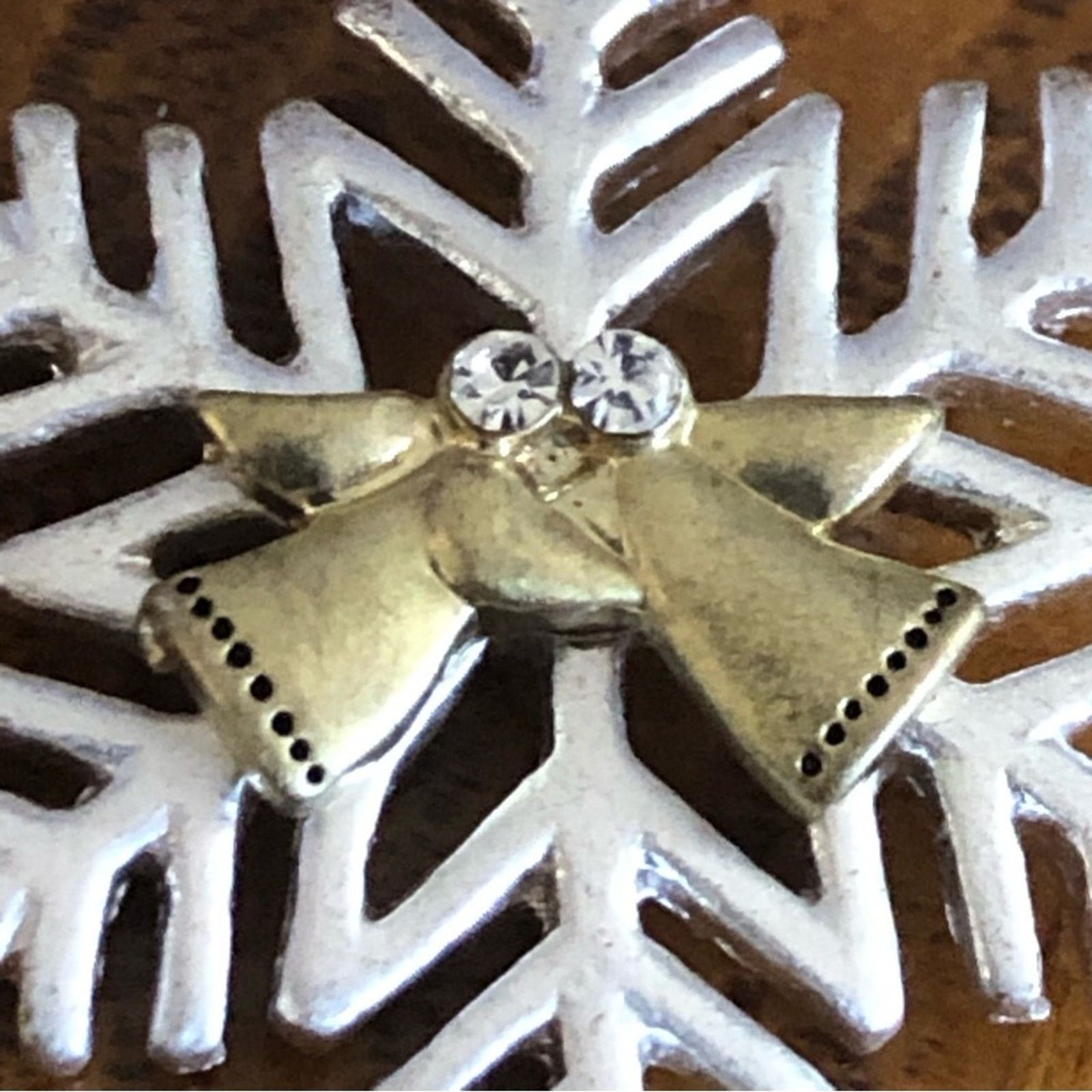 Vintage Vintage frosted snowflake angels flying necklace Size ONE SIZE - 3 Thumbnail