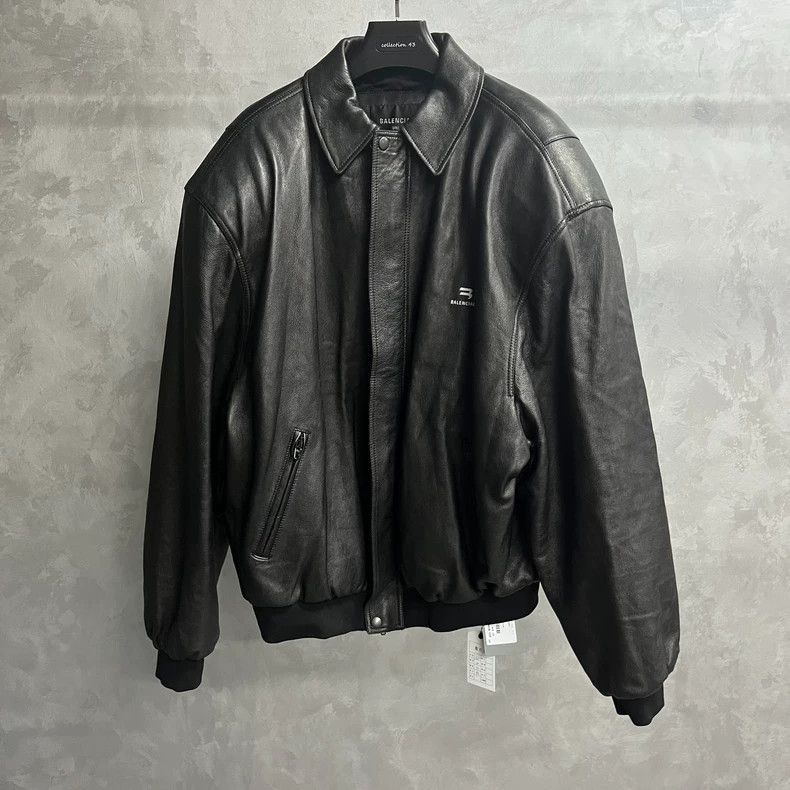 Balenciaga Balenciaga latest black solid color logo loose leather jack Size US L / EU 52-54 / 3 - 1 Thumbnail