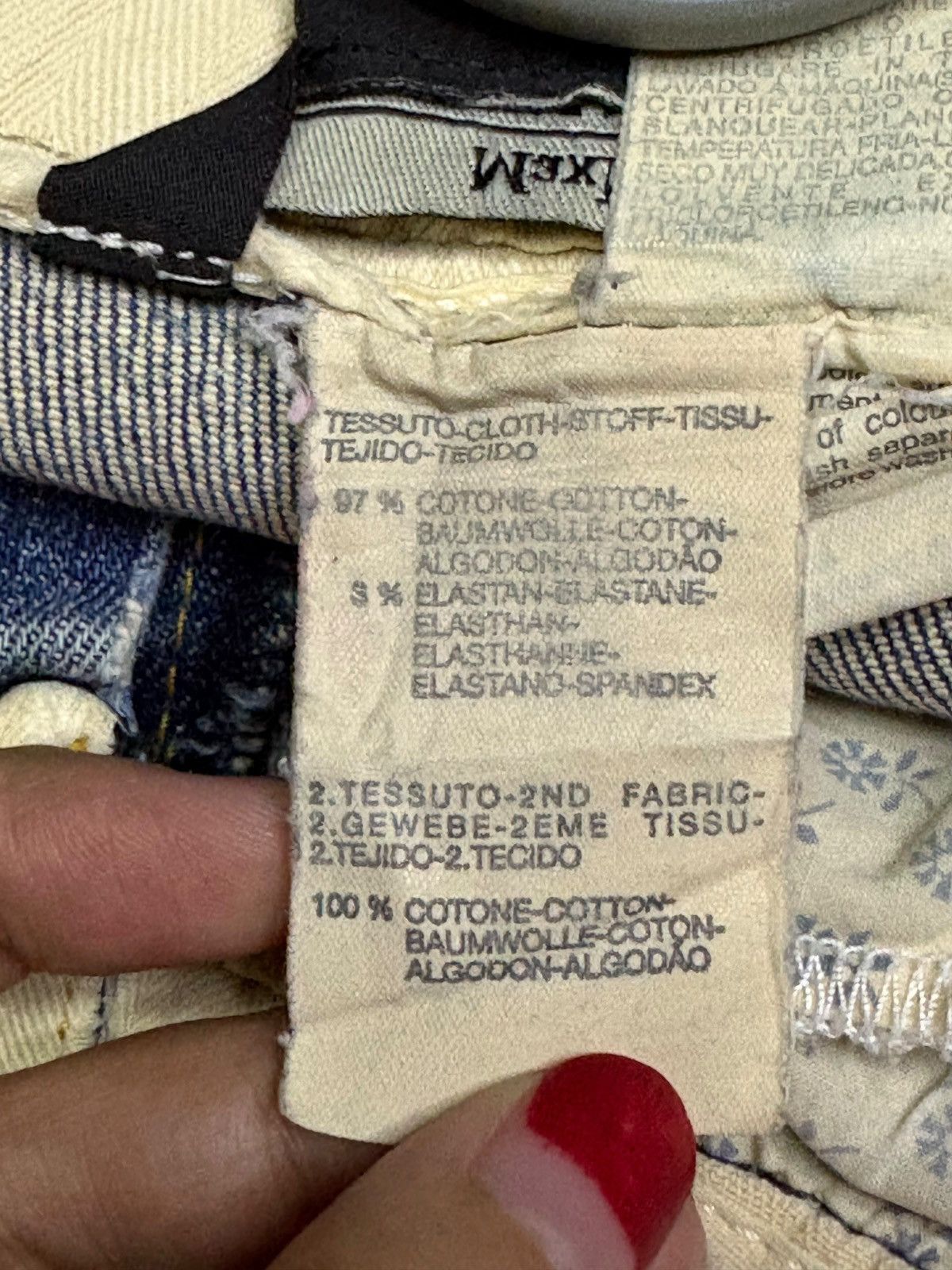 Japanese Brand Vintage Max Mara Faded Wash Distress Rip Bootcut Flare Jean Size 28" / US 6 / IT 42 - 12 Thumbnail