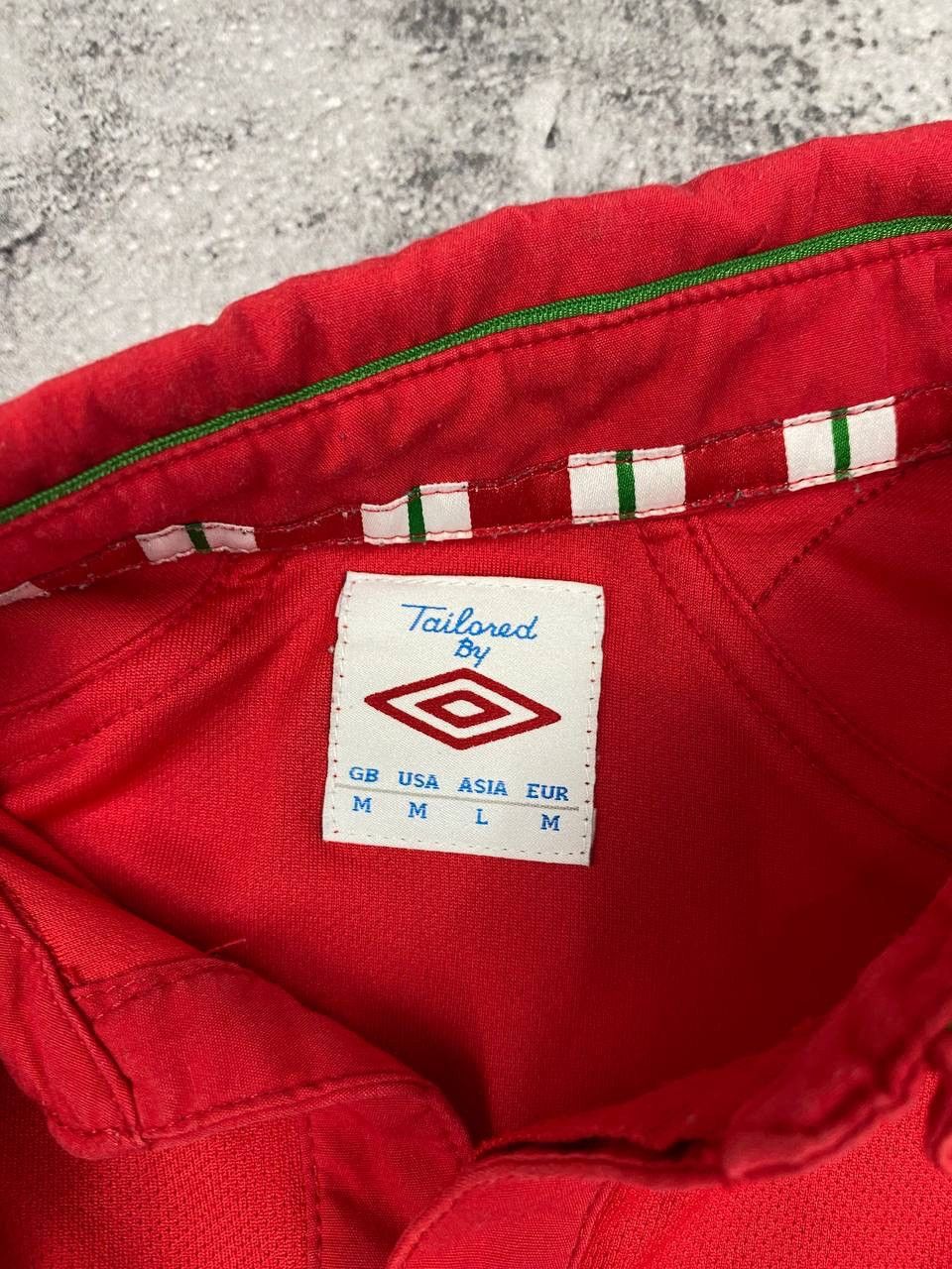 Umbro Umbro Wales Men Long Sleeve Football Shirt Red Size M Size US M / EU 48-50 / 2 - 5 Thumbnail