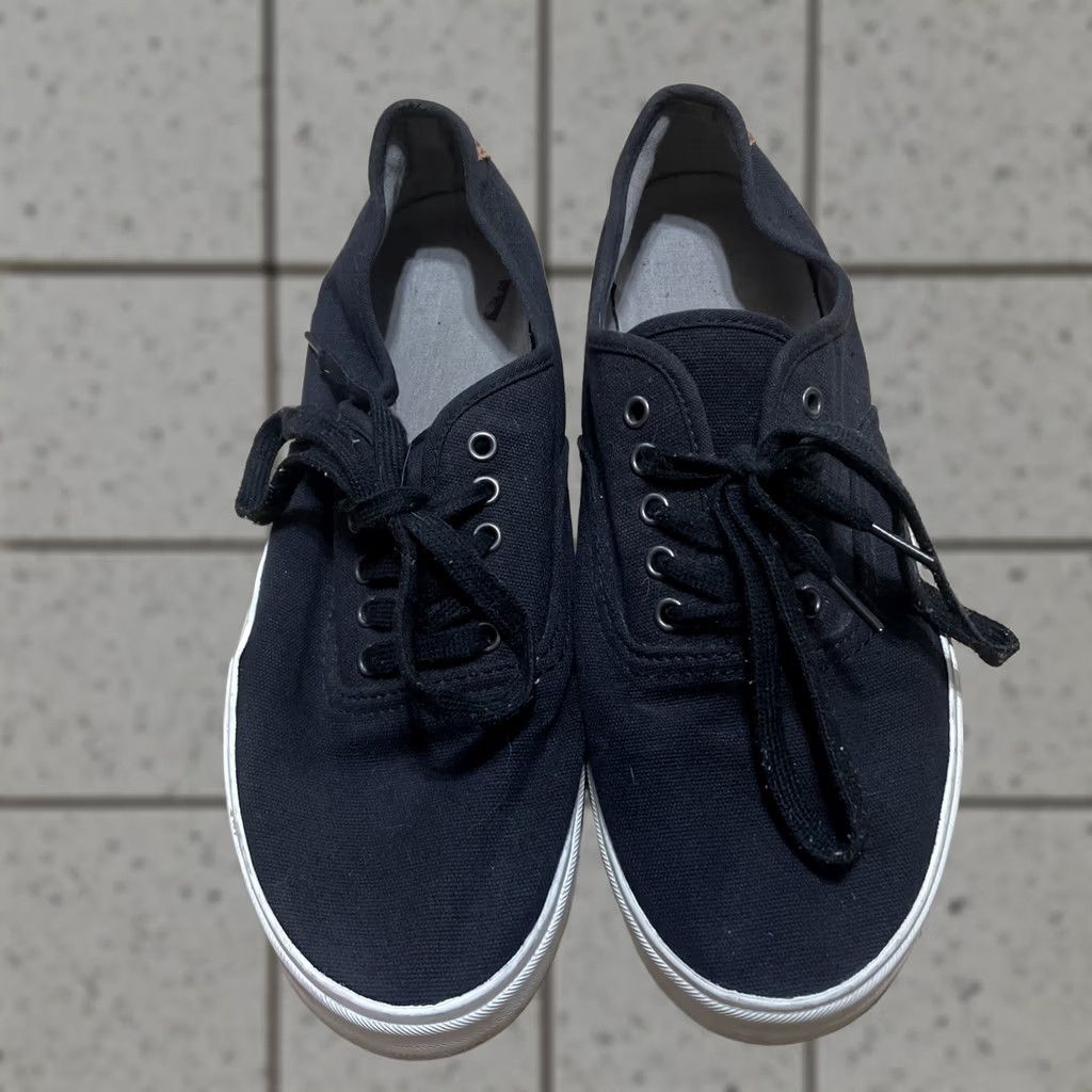 Levi's Levi's Mens Black Low Top Fashion Sneakers Lace Up Casual Shoes Size 13 Black Sneakers Men’s 13 Levi's Low-Top Shoe Size US L / EU 52-54 / 3 - 1 Thumbnail