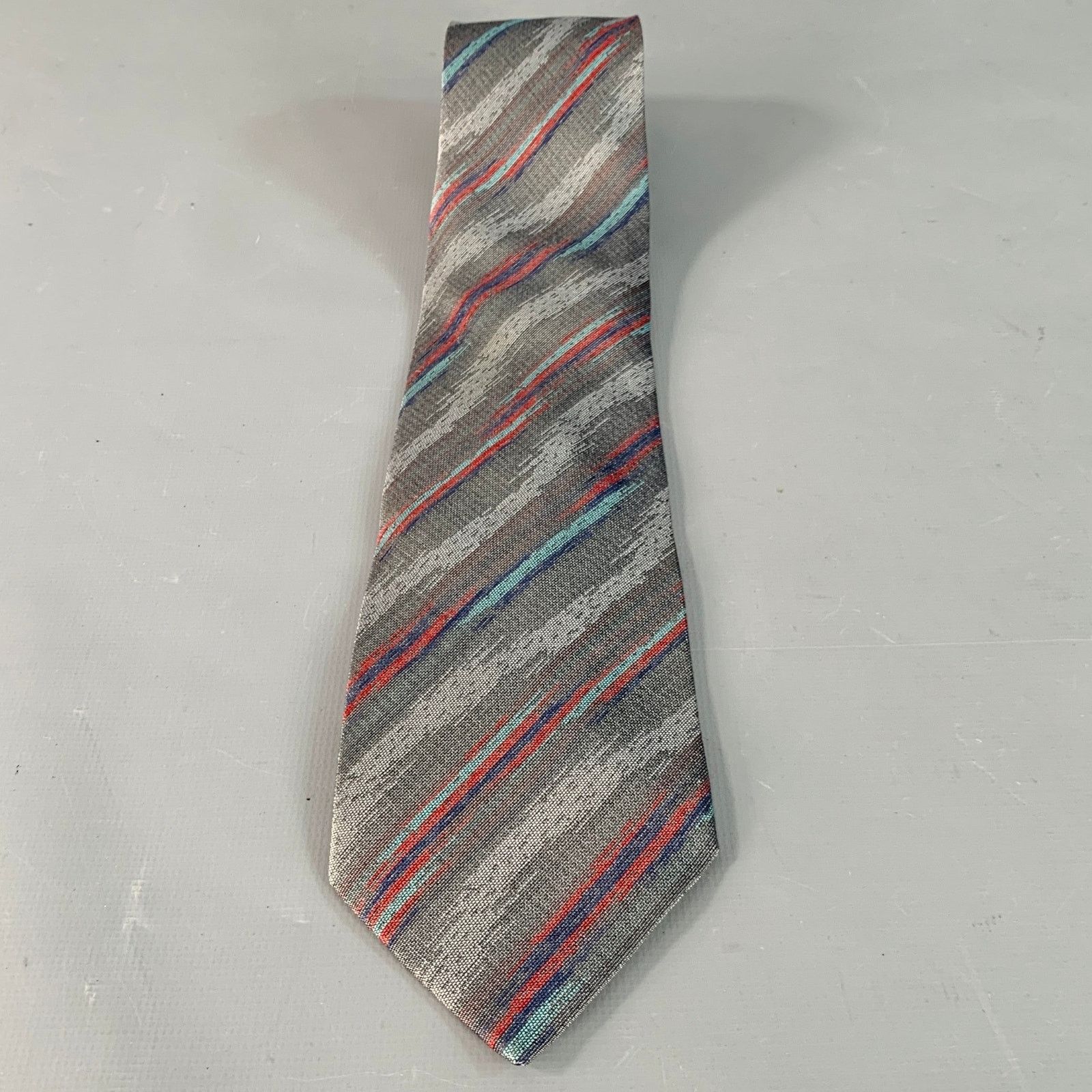 Fendi FENDI One Size Grey Red Diagonal Stripe Silk Tie Size ONE SIZE - 3 Thumbnail