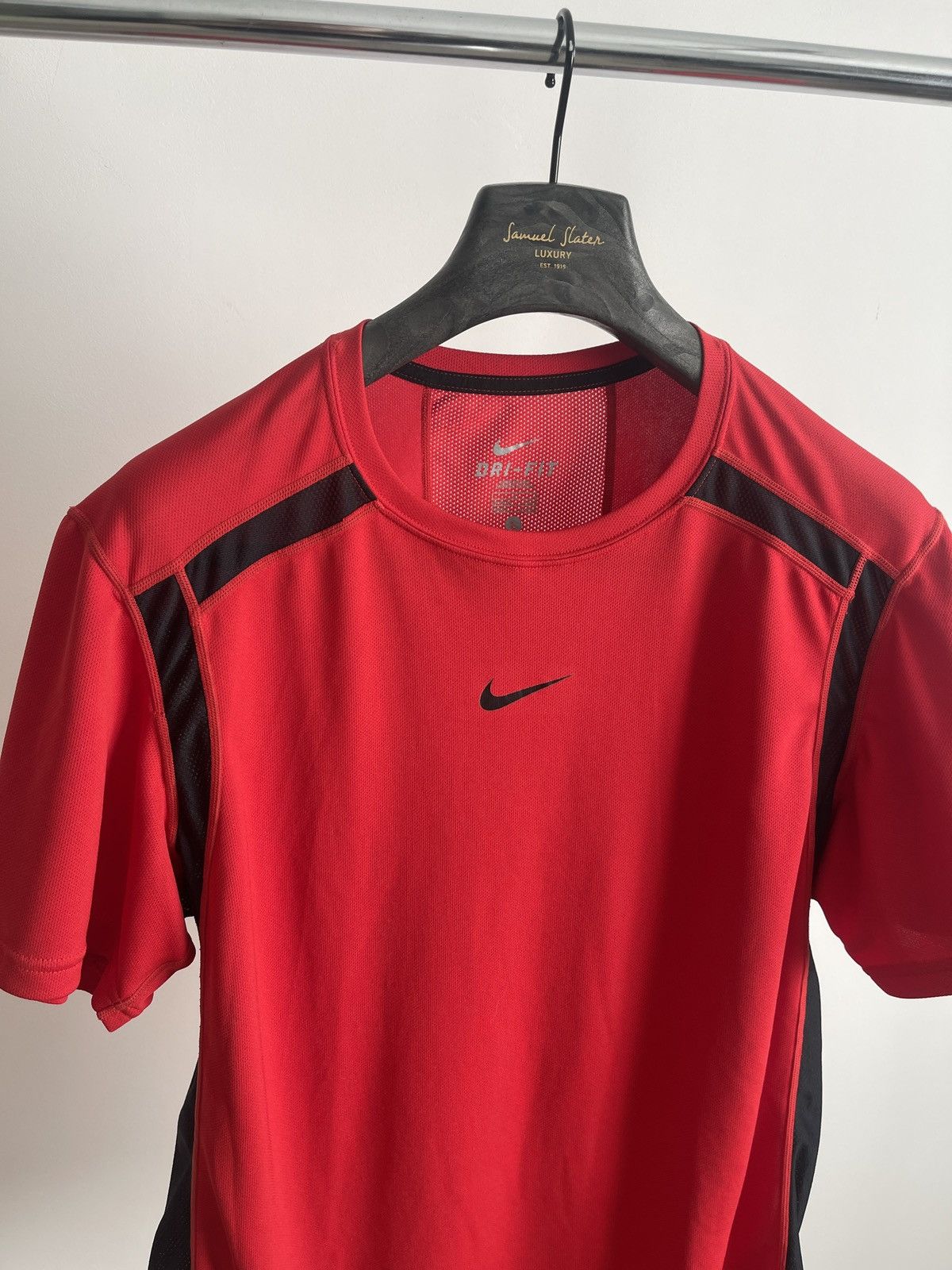 Nike Nike tee t-shirt red dri-fit L Size US L / EU 52-54 / 3 - 2 Thumbnail