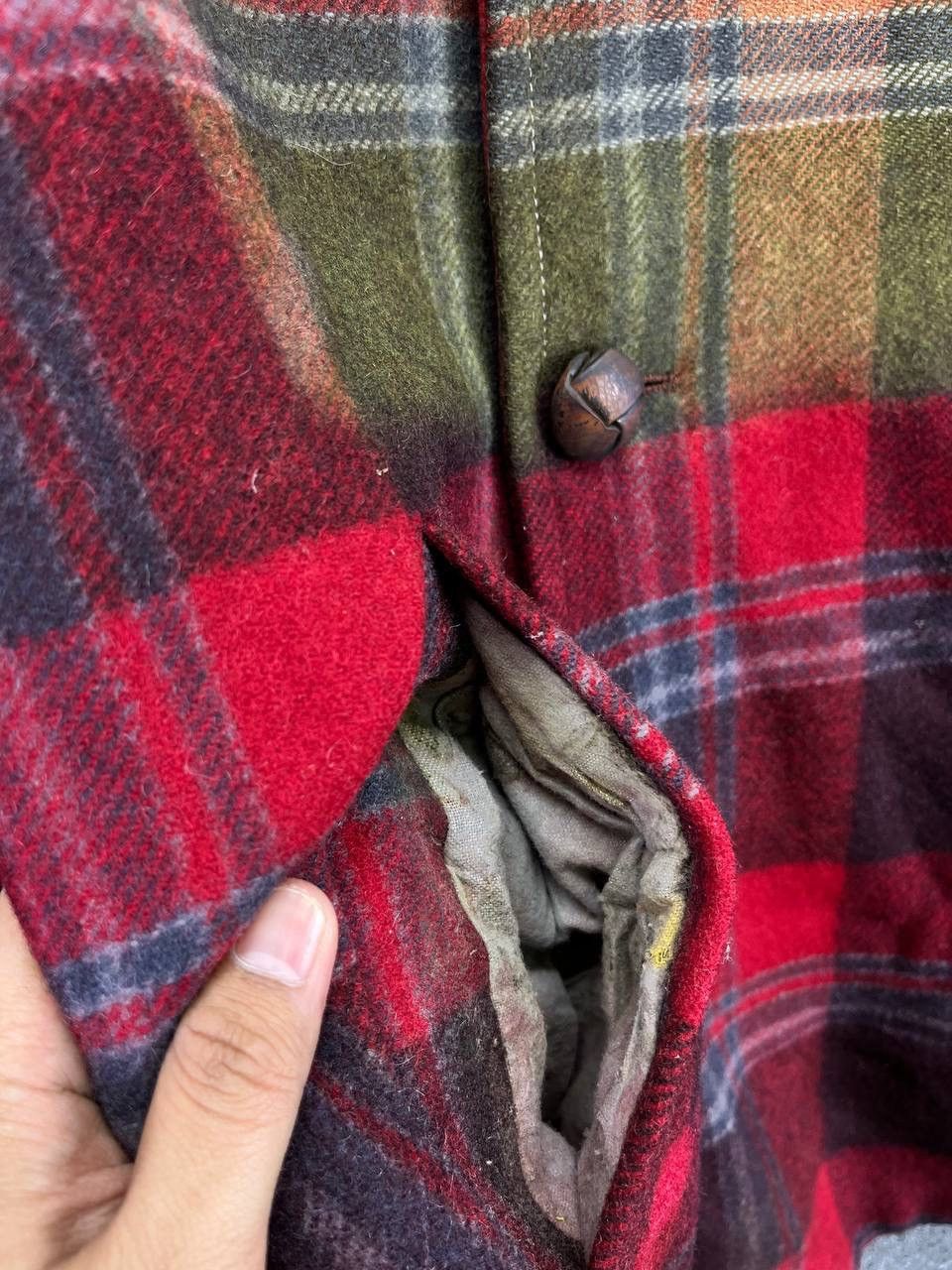Pendleton × Vintage Vintage Pendleton Shadows Plaid Trashed Wool Jacket Size US M / EU 48-50 / 2 - 12 Thumbnail