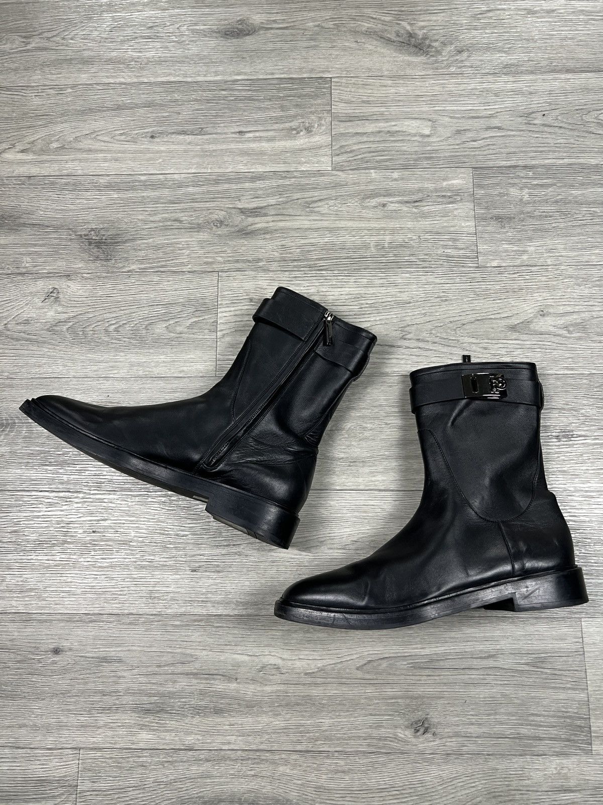 Salvatore Ferragamo Ferragamo Women’s Gancini Buckle Leather Ankle Boots 8,5 Size US 11 / IT 41 - 3 Thumbnail