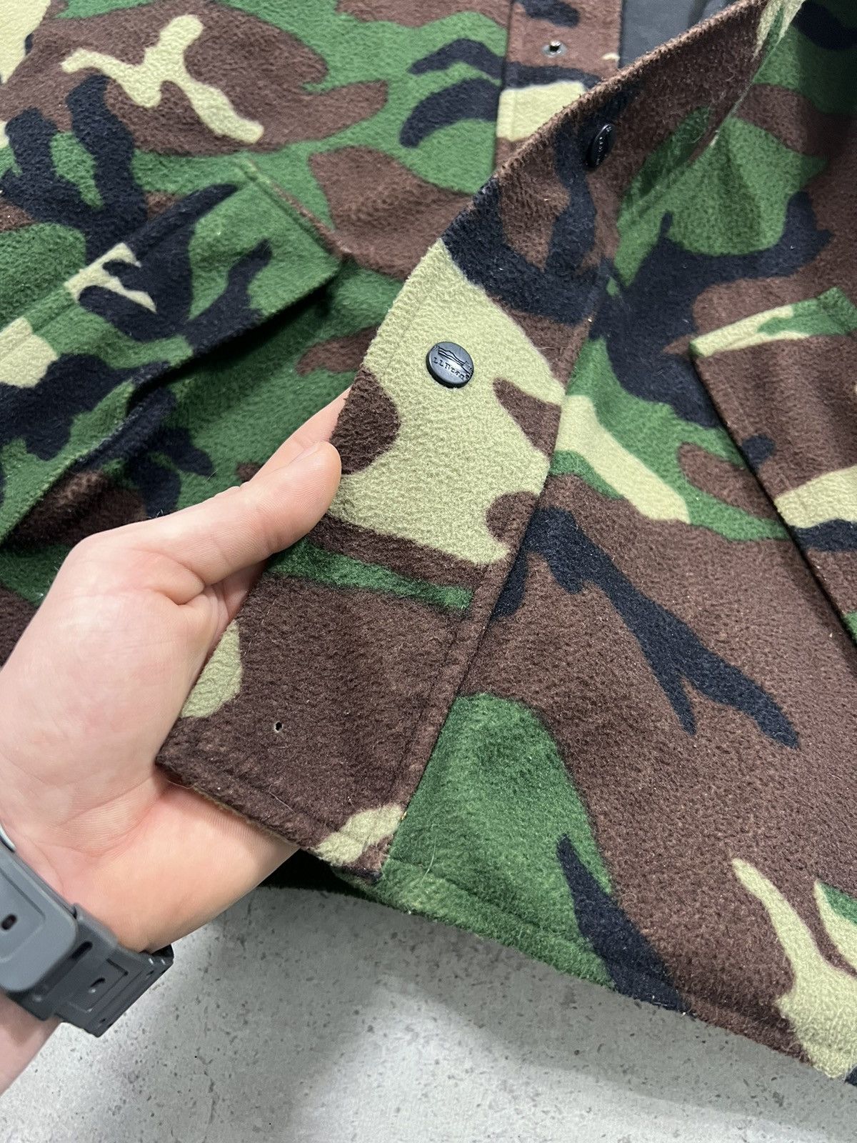 L.L. Bean × Realtree Vintage LL Bean Woodland Camo Hunting Jacket GoreTex USA Size US L / EU 52-54 / 3 - 6 Thumbnail