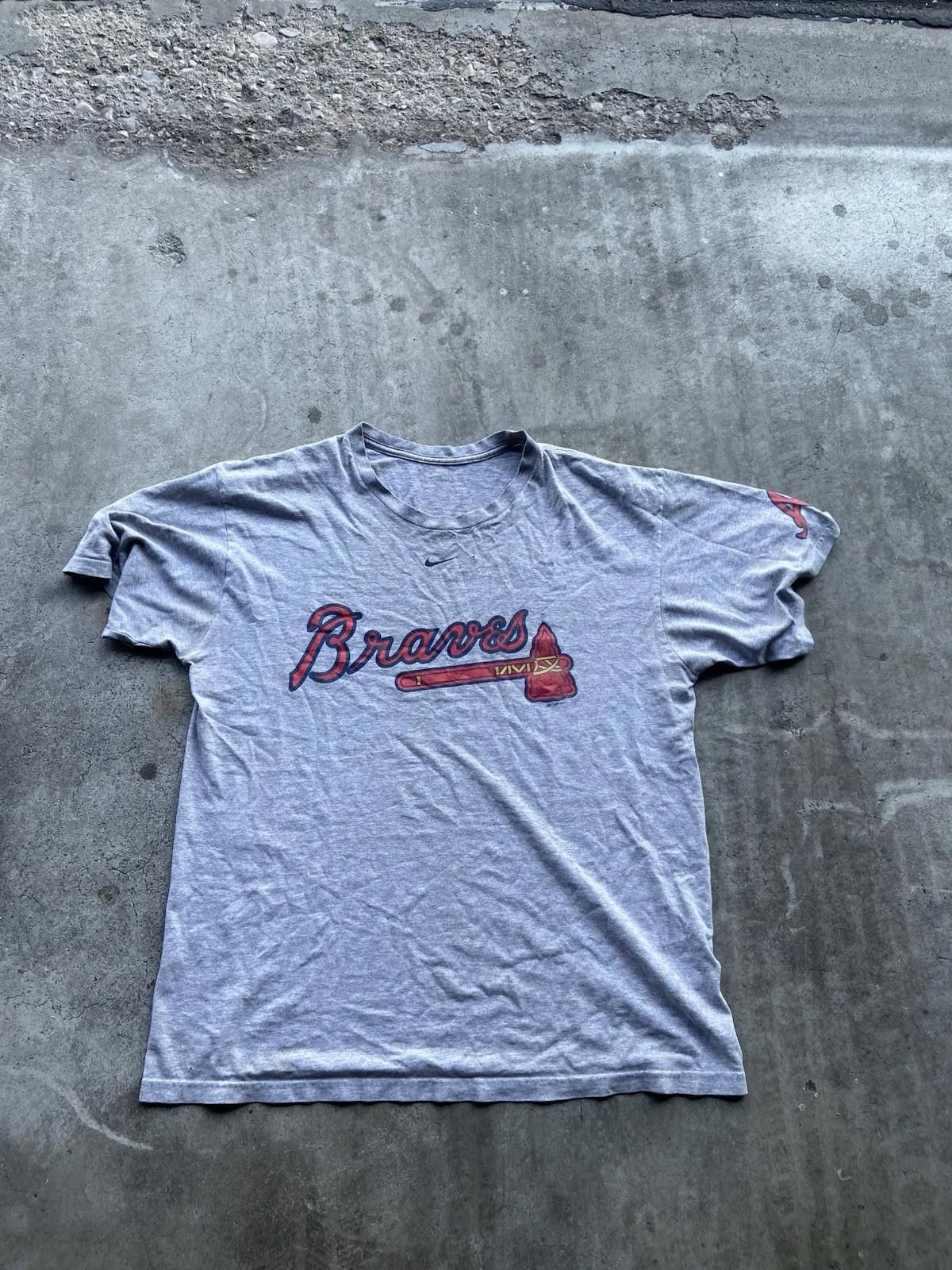 Nike Y2K Atlanta Braves Shirt Mens XL Nike Team Sports Tee 22x27 Size ONE SIZE - 1 Thumbnail