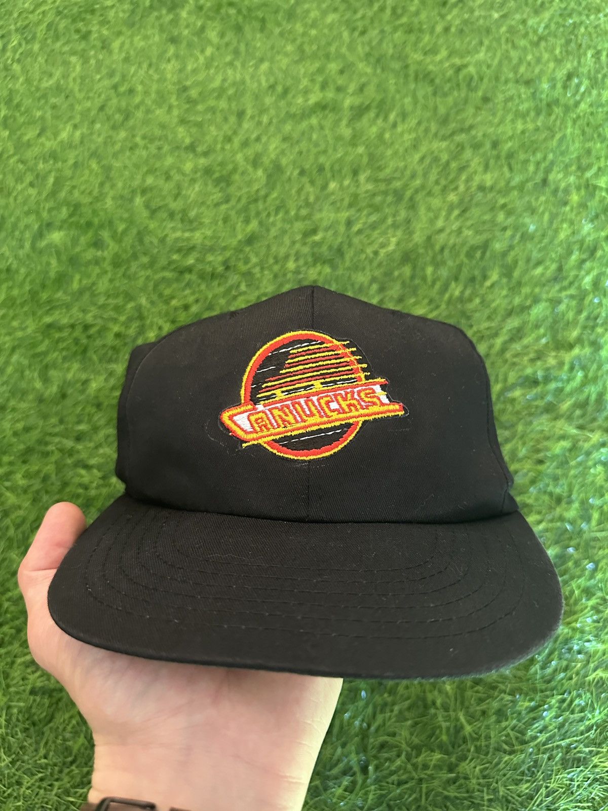 NHL Vintage nhl vancouver canucks adjustable hat Size ONE SIZE - 2 Thumbnail