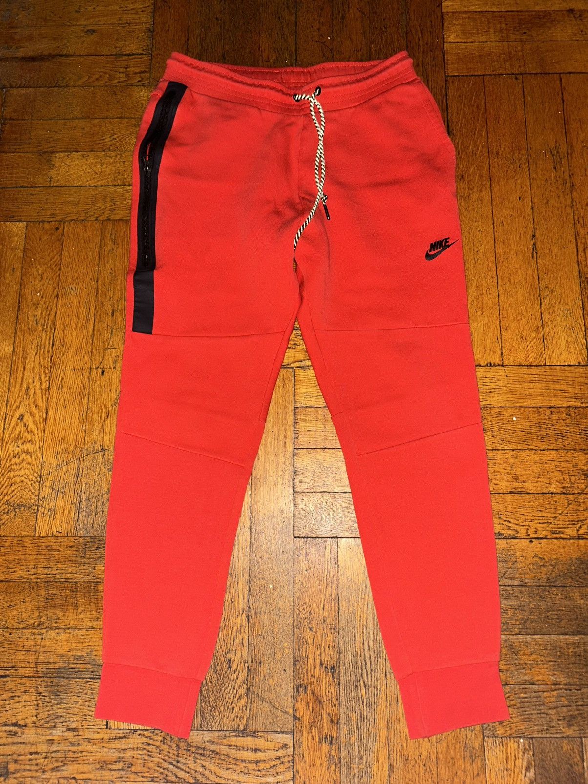 Nike Red Nike tech pants Size US 30 / EU 46 - 1 Thumbnail