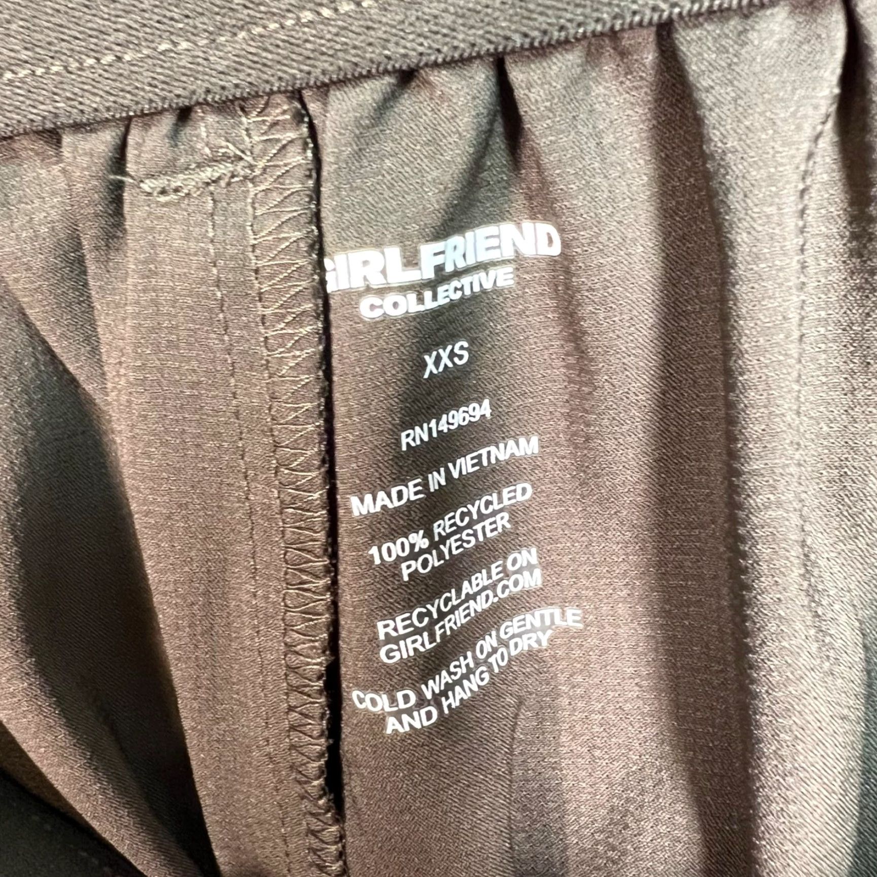 Girlfriend Collective VINTAGE Girlfriend Collective Womens 2XS Olive Green Zip Pleated Shorts Bermuda Casual Womens Size 24" / US 00 / IT 34 - 3 Thumbnail