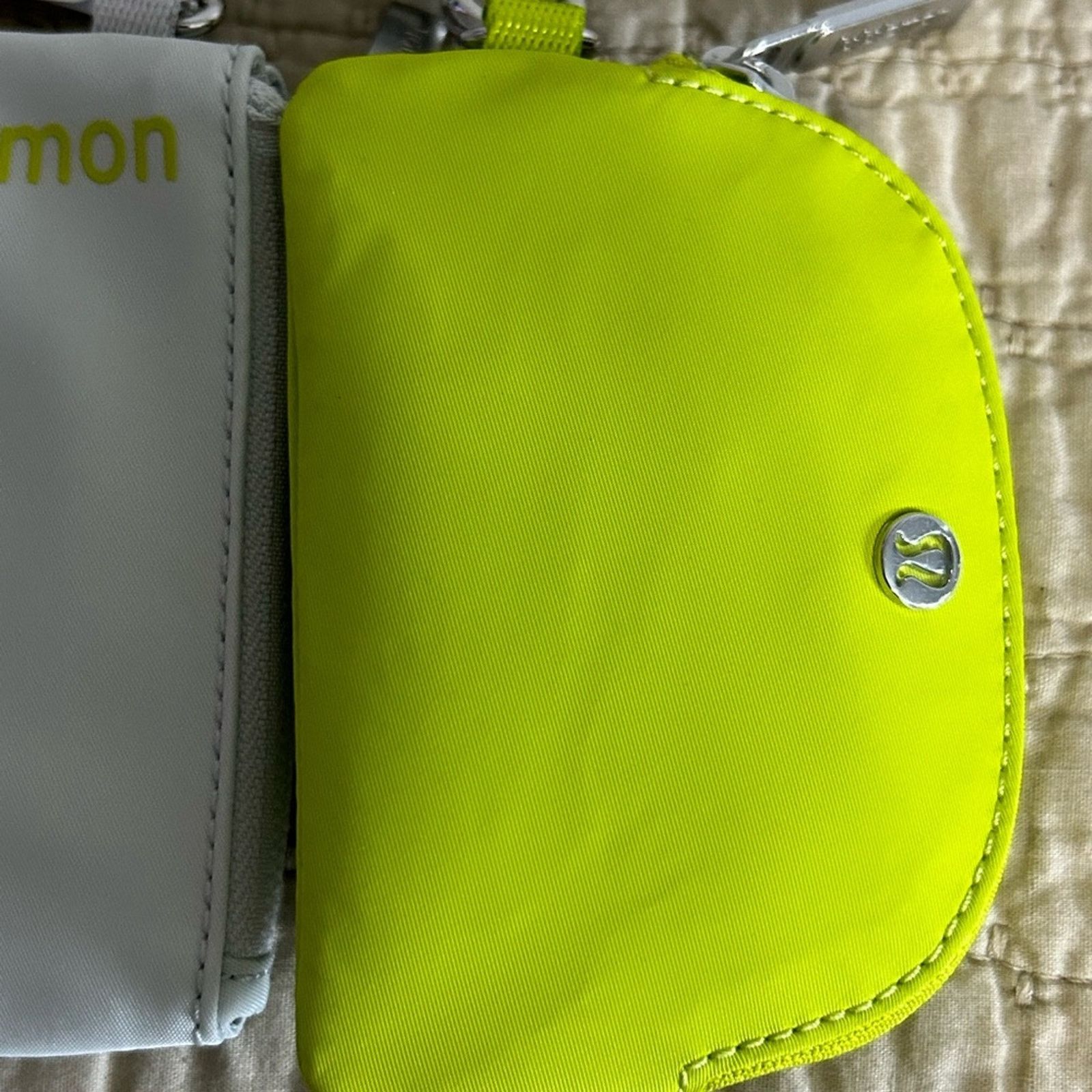 Lululemon Lululemon Dual Pouch Wristlet Vapor Lichen Lime NWT Size ONE SIZE - 4 Thumbnail