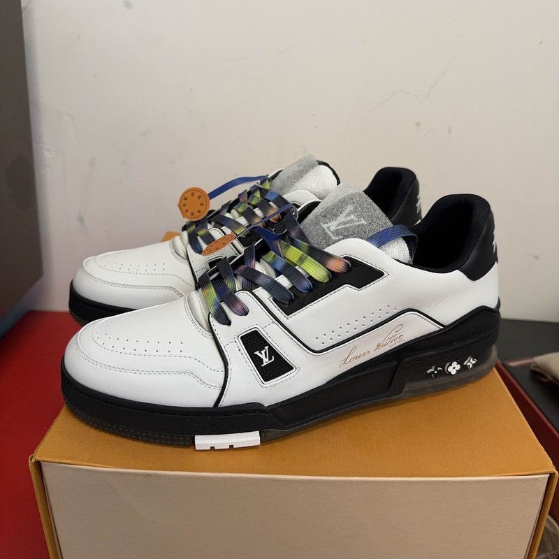 Louis Vuitton Louis Vuitton Stylish Low-Top Trainer Sneakers for Men -250 Size US 8 / EU 41 - 1 Thumbnail