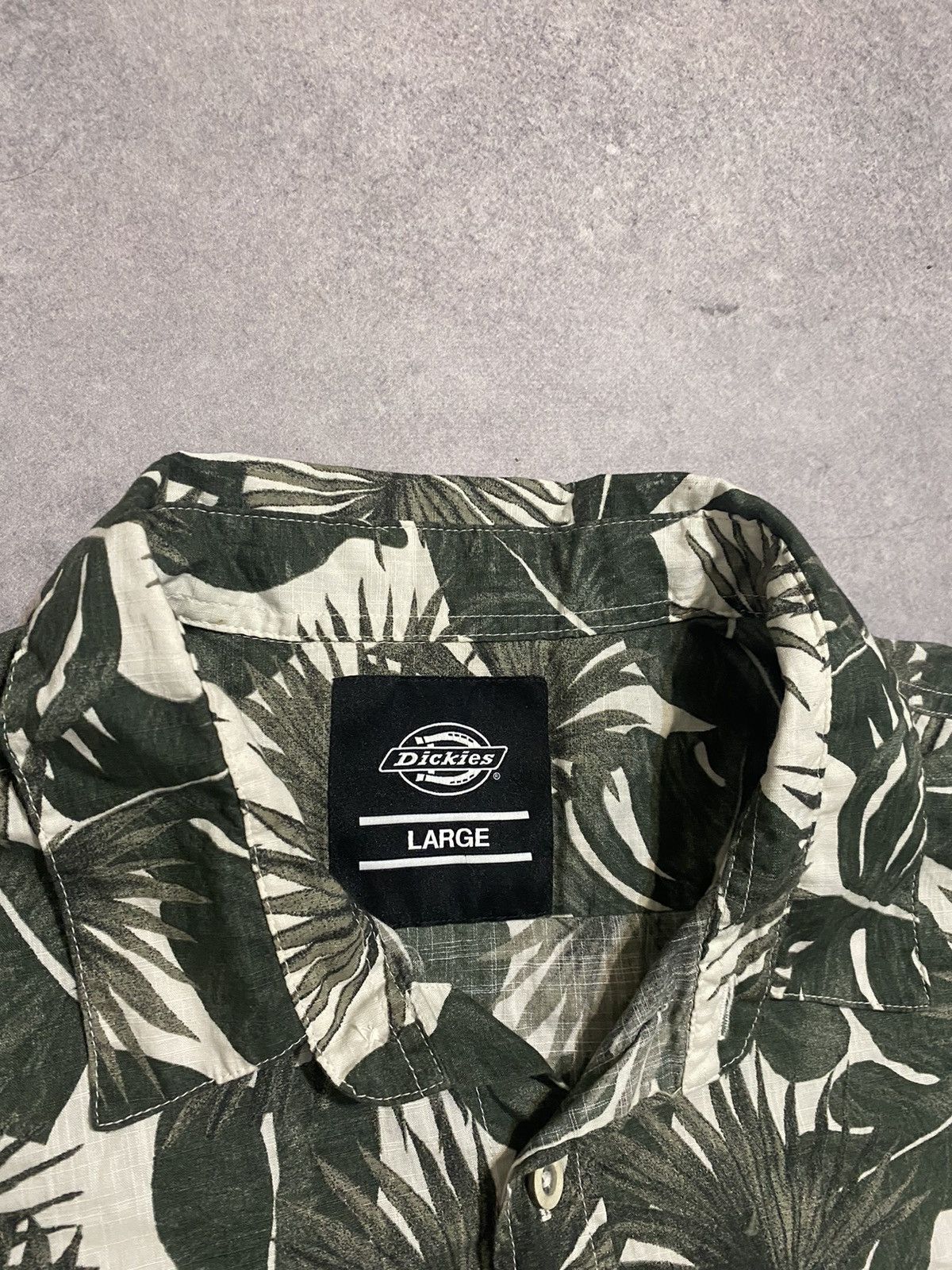 Dickies Dickies Short Sleeve Shirt Floral Print Size US L / EU 52-54 / 3 - 4 Thumbnail
