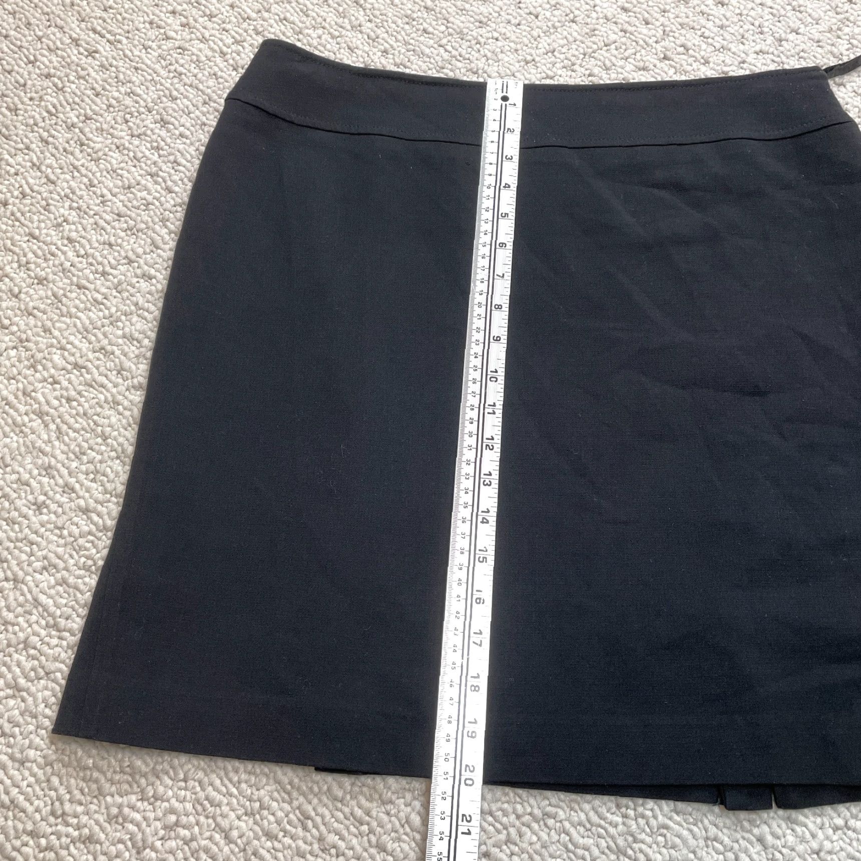 Vintage Tahari Skirt Womens 12 Petite Black Knee Length Solid Zip A-Line Size 34" / US 12 / IT 48 - 2 Thumbnail