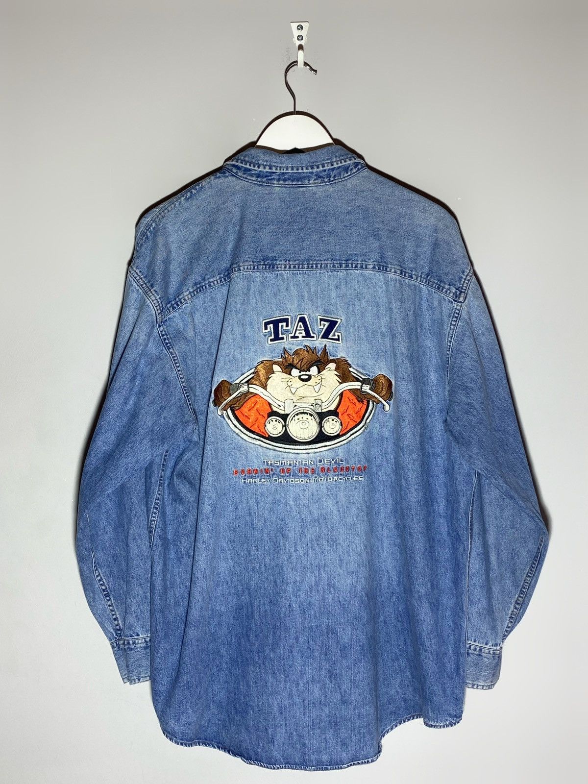 Harley Davidson Rare 90s Harley Davidson Taz Looney Tunes Washed Denim Shirt Size US L / EU 52-54 / 3 - 1 Thumbnail
