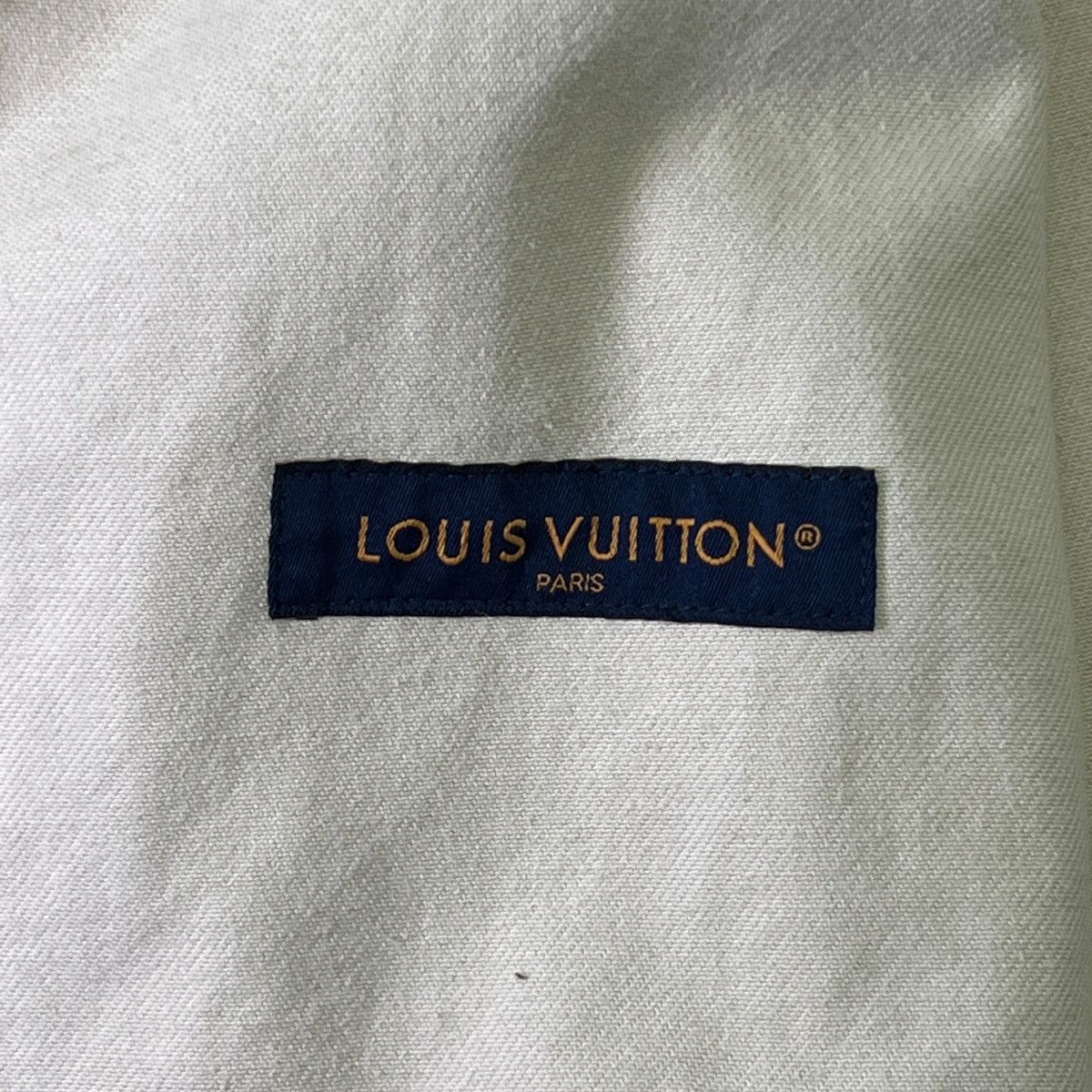 Louis Vuitton LOUIS VUITTON 2023FW Pre-Collection Monogram Embossed Shirt Size US XL / EU 56 / 4 - 6 Thumbnail