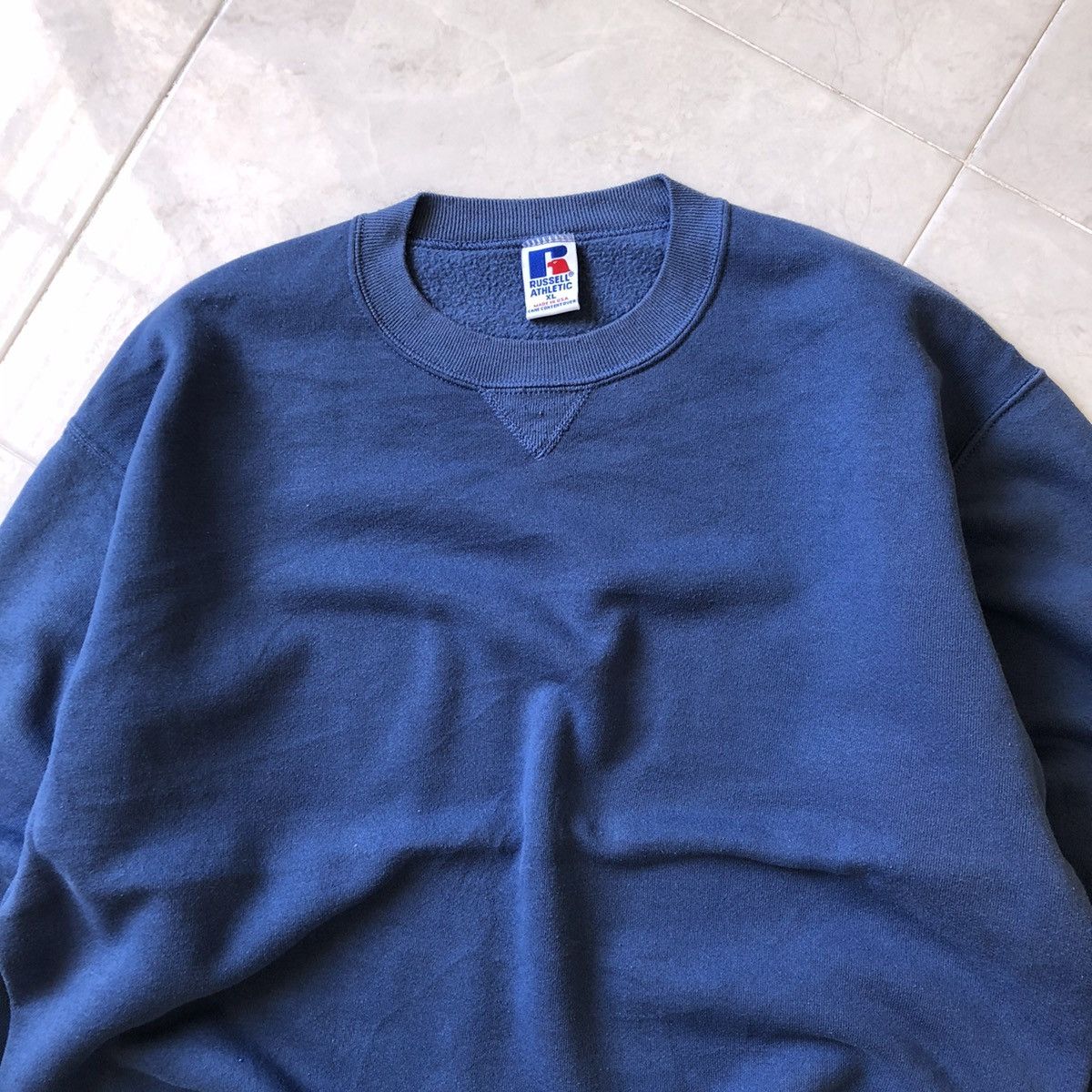 Russell Athletic RUSSEL ATHLETIC Vintage Plain Crewneck Sweatshirt Size US XL / EU 56 / 4 - 2 Thumbnail
