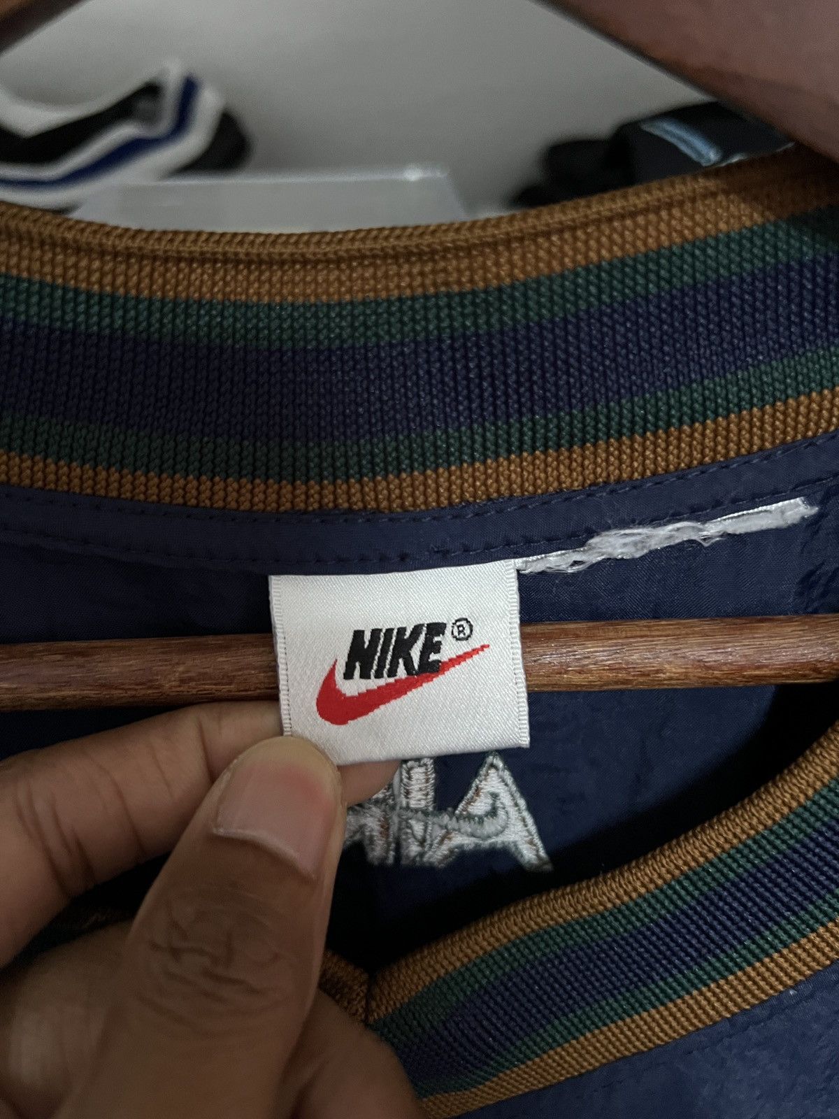 Nike Vintage 90s Nike Big Logo Swoosh Nylon Pullover Size US XL / EU 56 / 4 - 12 Thumbnail