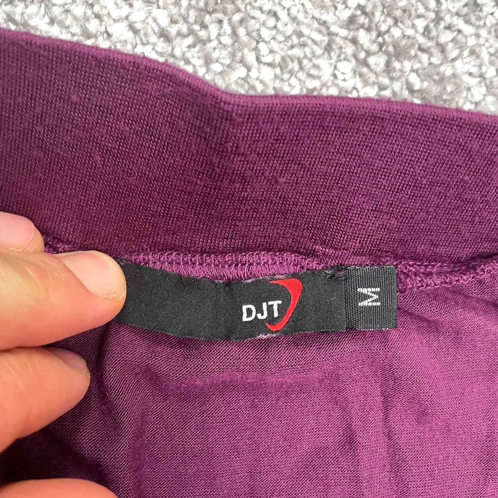 Vintage DJT Skirt Womens Medium Purple Knee Length Stretch Casual 30in 18in Knit Viscose Spandex Logo High Rise Front-Printed? Wait no. Size 32" / US 10 / IT 46 - 6 Thumbnail