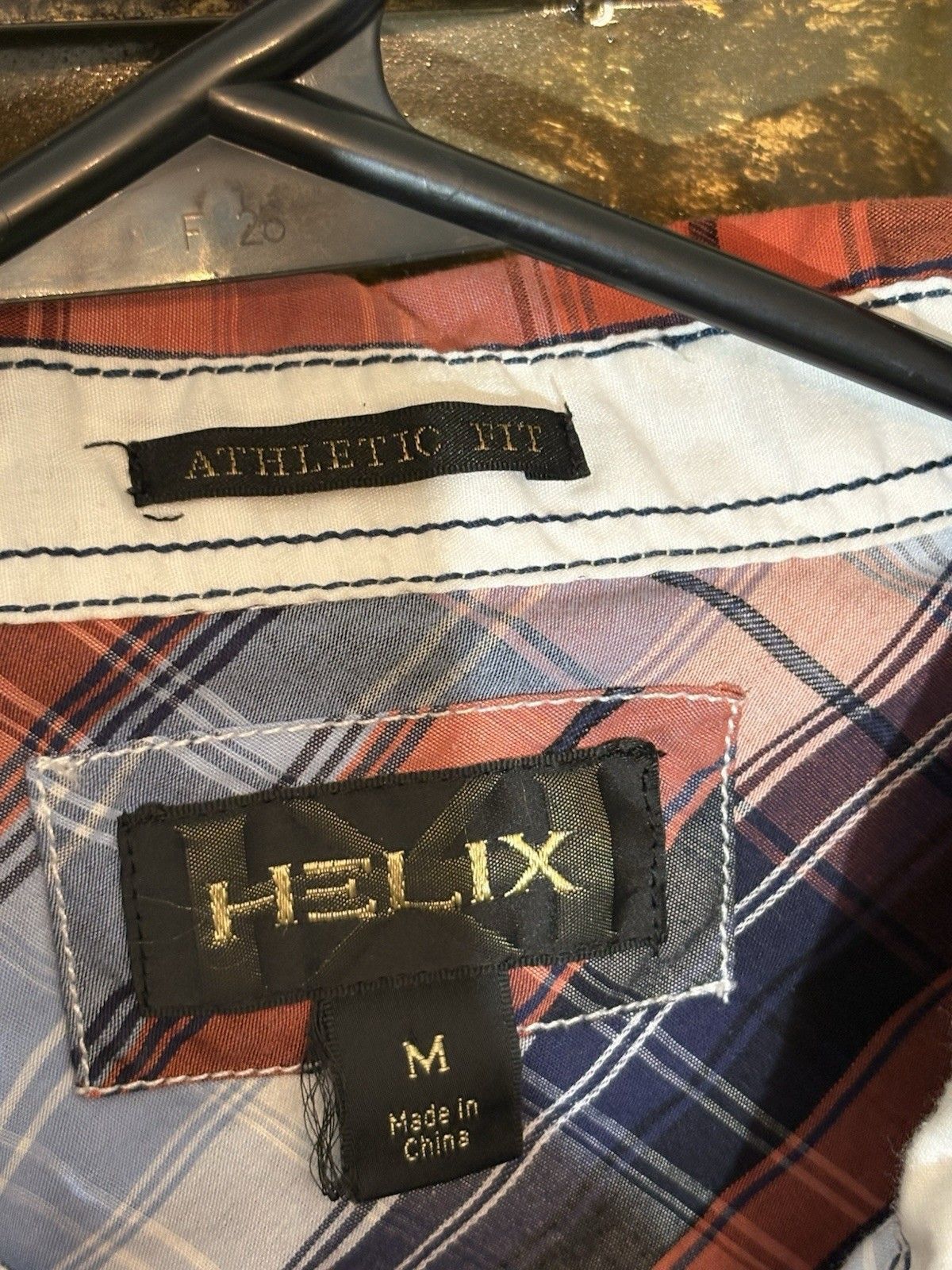 Helix Helix Authentic Fit Medium Red Plaid Button Up Size US M / EU 48-50 / 2 - 7 Thumbnail