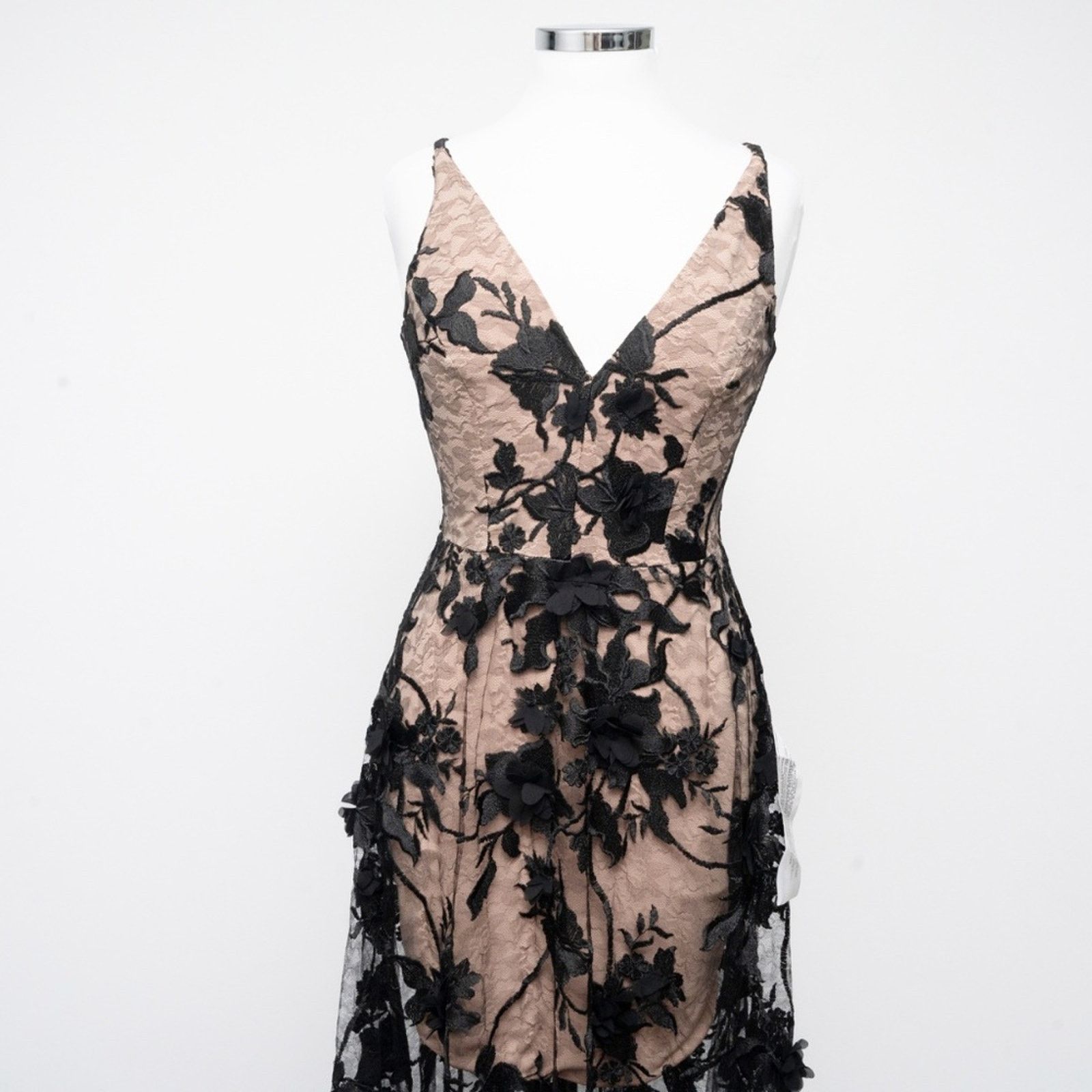 Dress the Population Dress the Population. Sidney Gown . Size S / US 4 / IT 40 - 7 Thumbnail